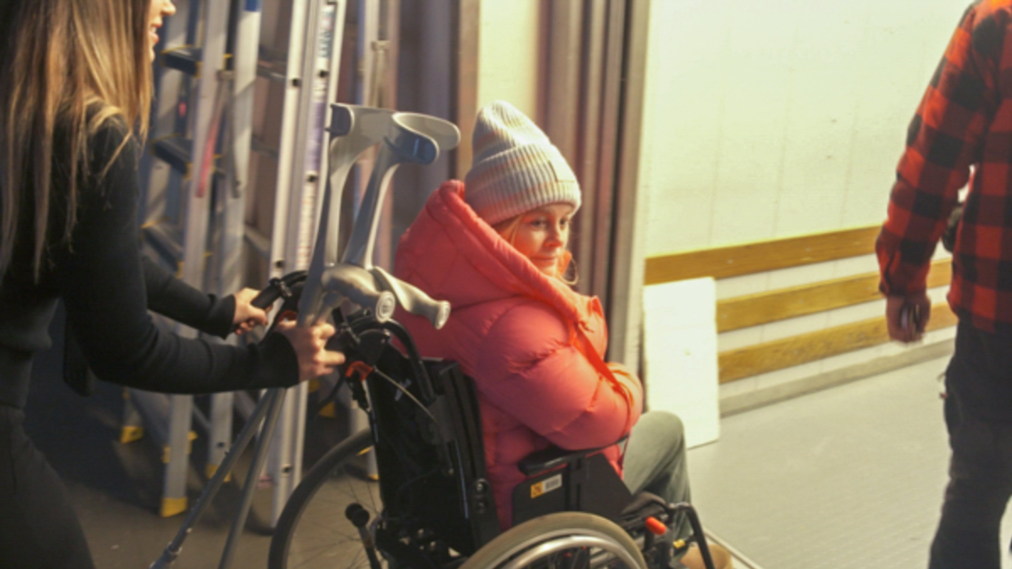 12. Pernilla bryter foten