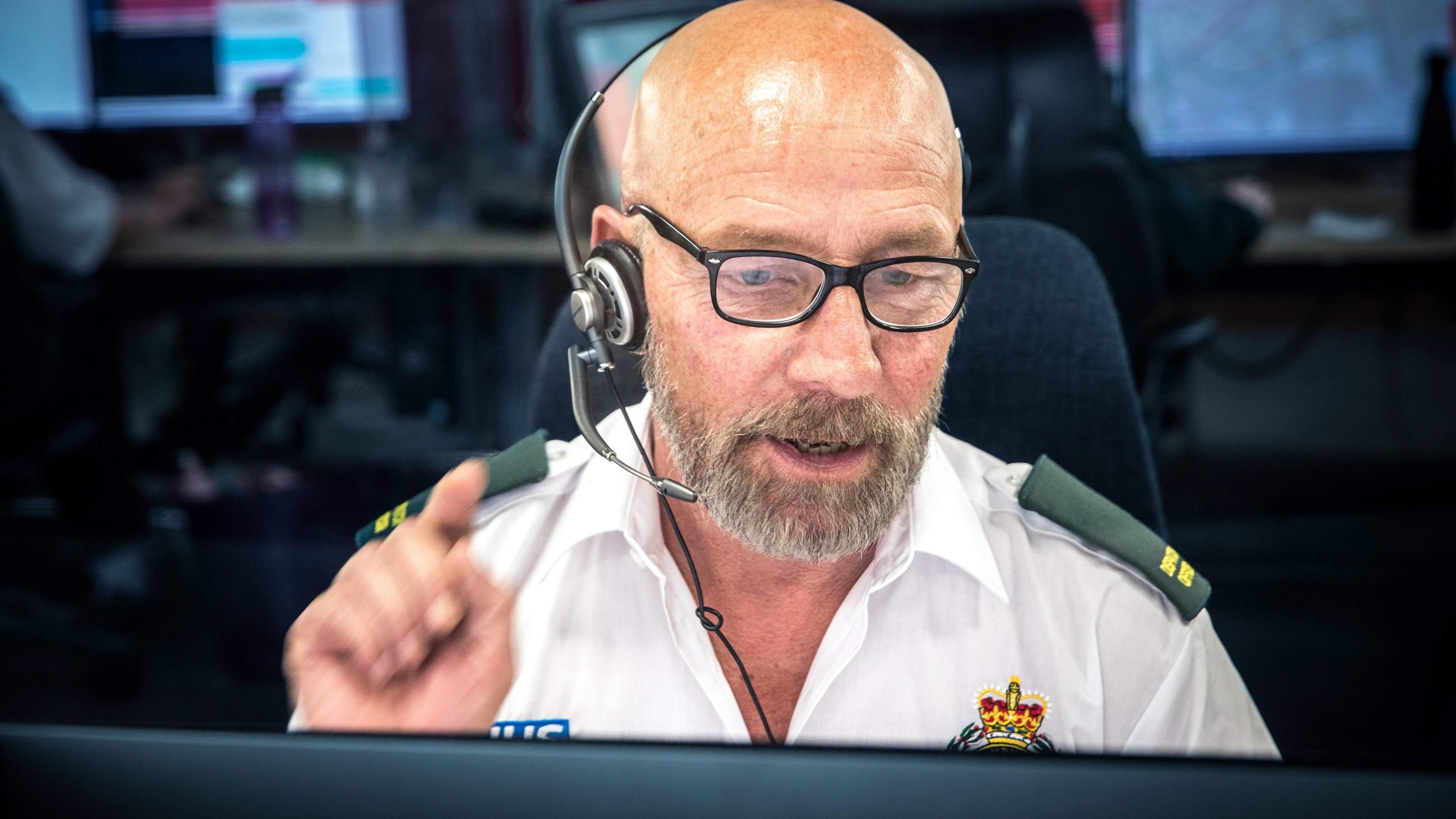 1. Ambulance UK S09 E001