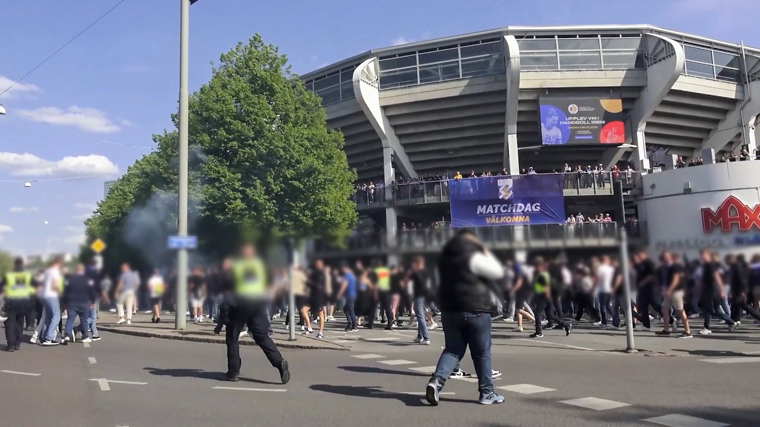 15. Bengaler mot polisen