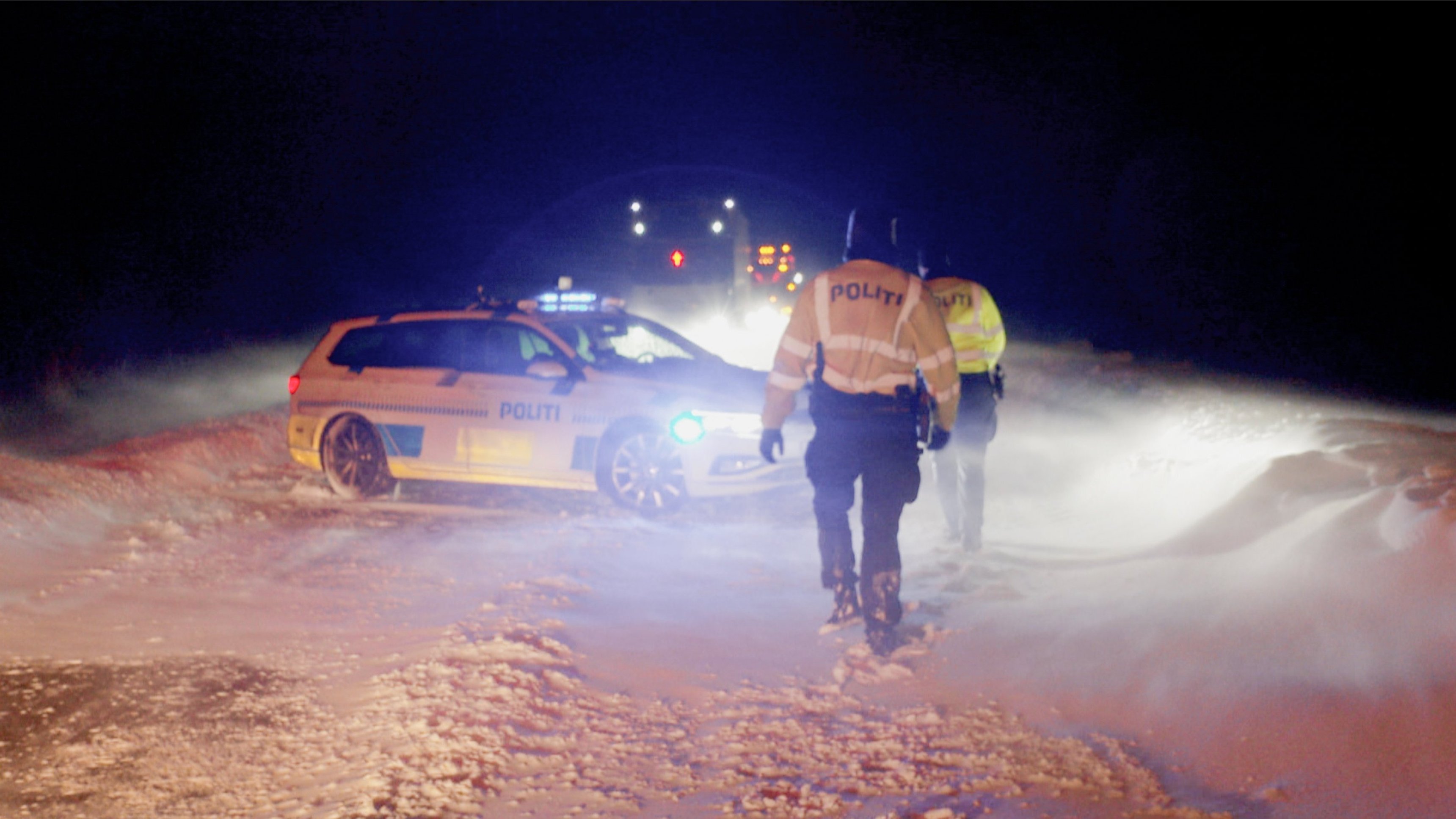 12. Plockas av bussen