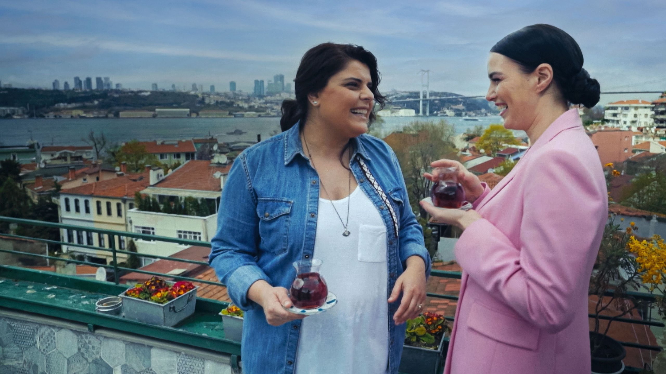 Kiran Ve Sara Ile Istanbul'un En Iyileri