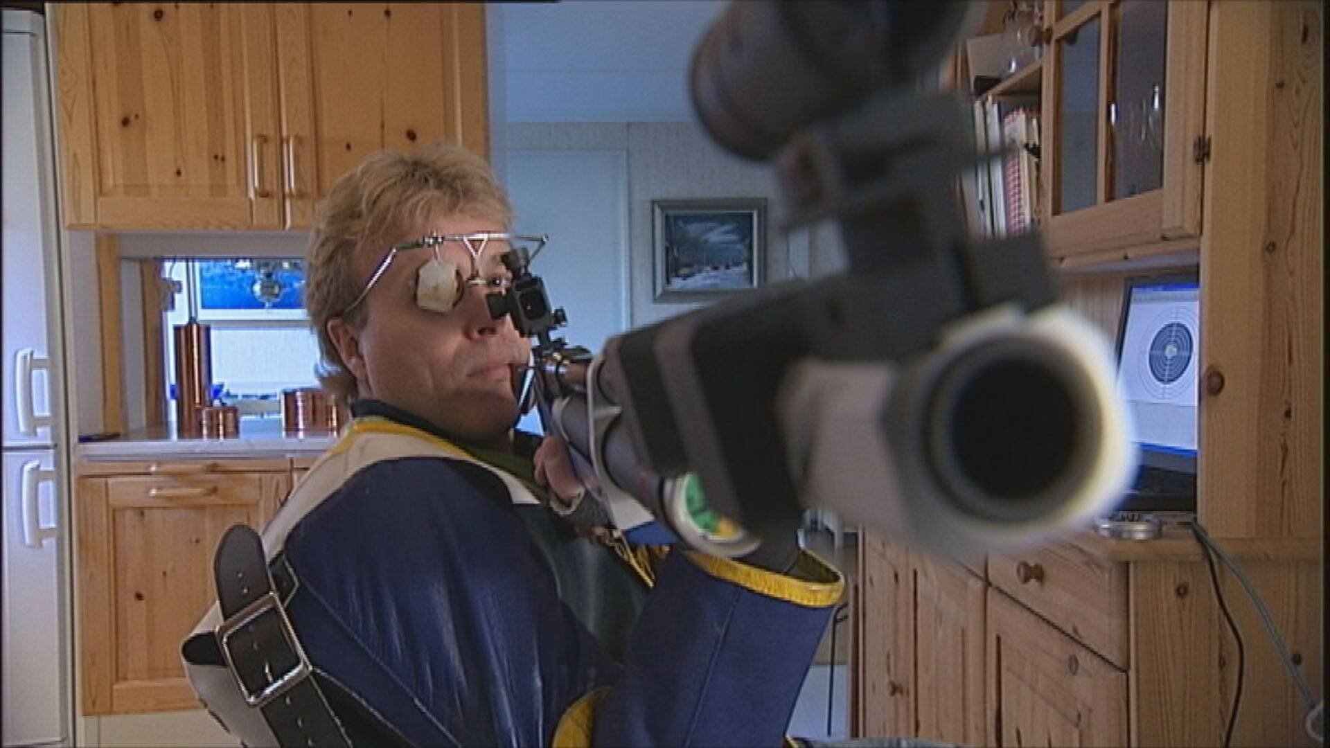 30. Världens främste paralympiker skjuter hemma