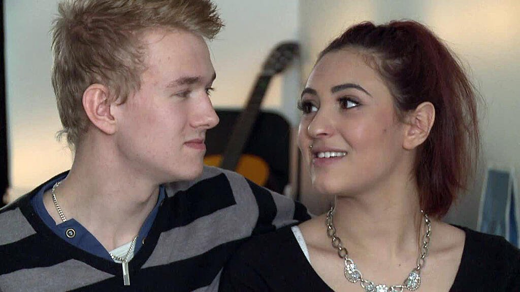 12. Unga föräldrar S01 E012