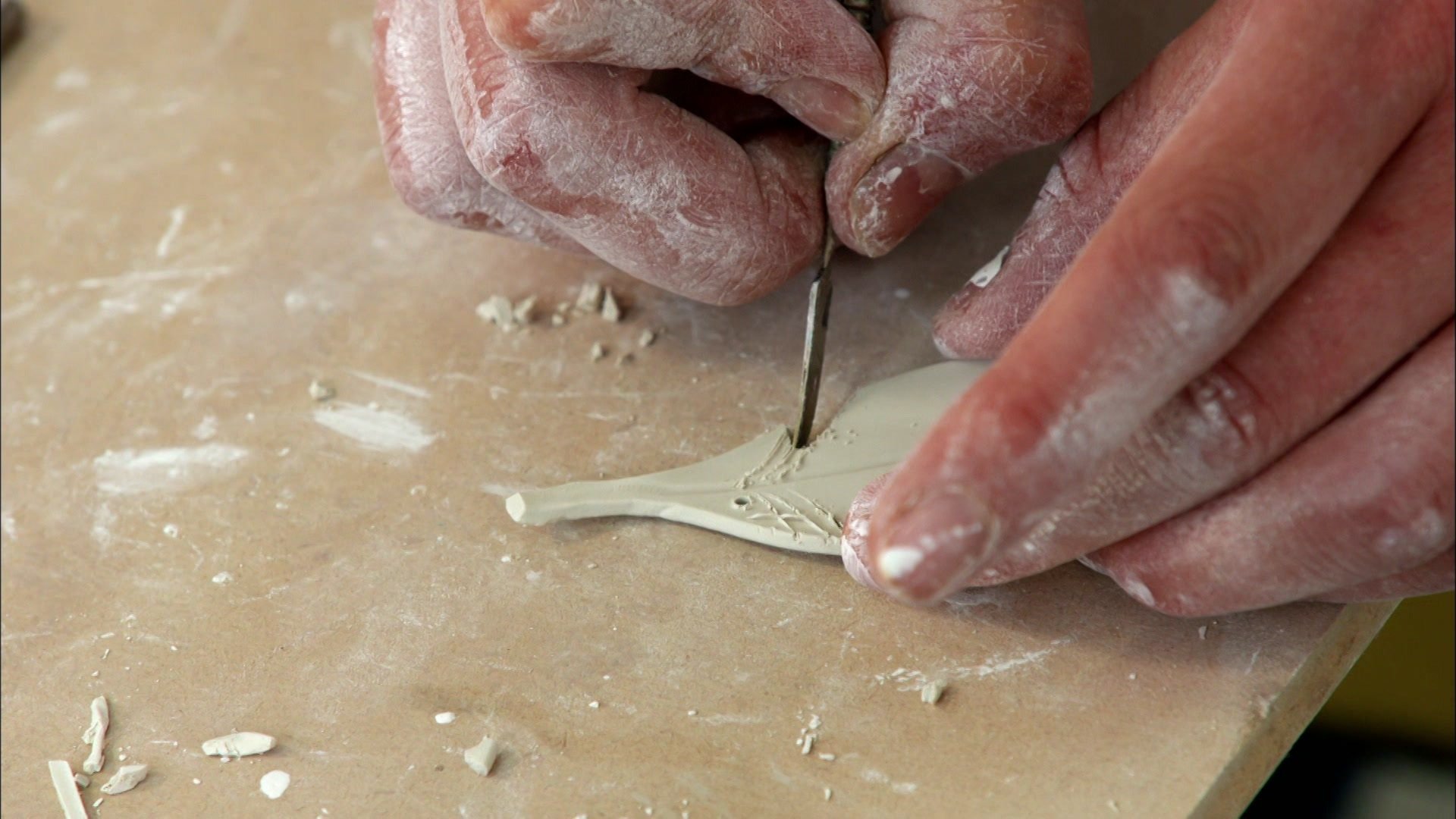 5. Semifinalen – ljuskronor i benporslin