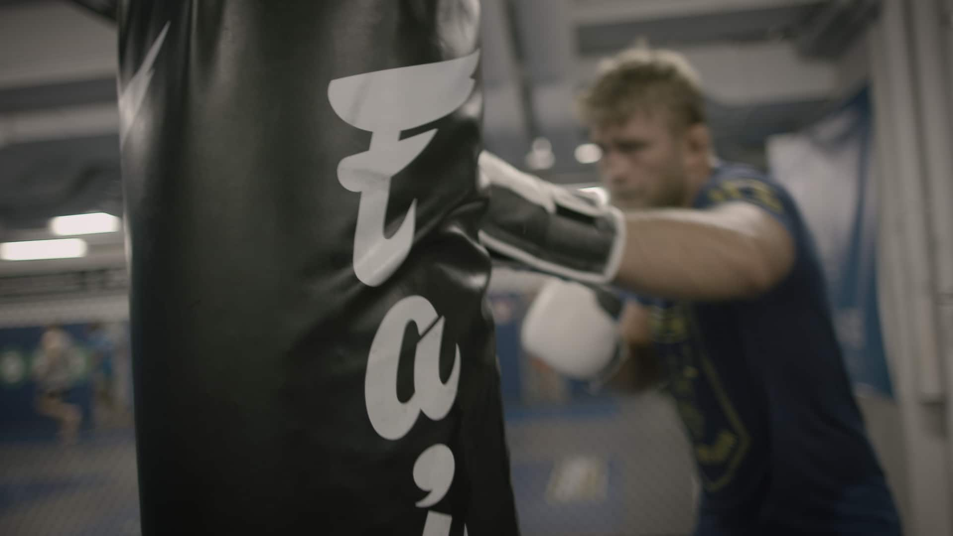Inside: Alexander Gustafsson