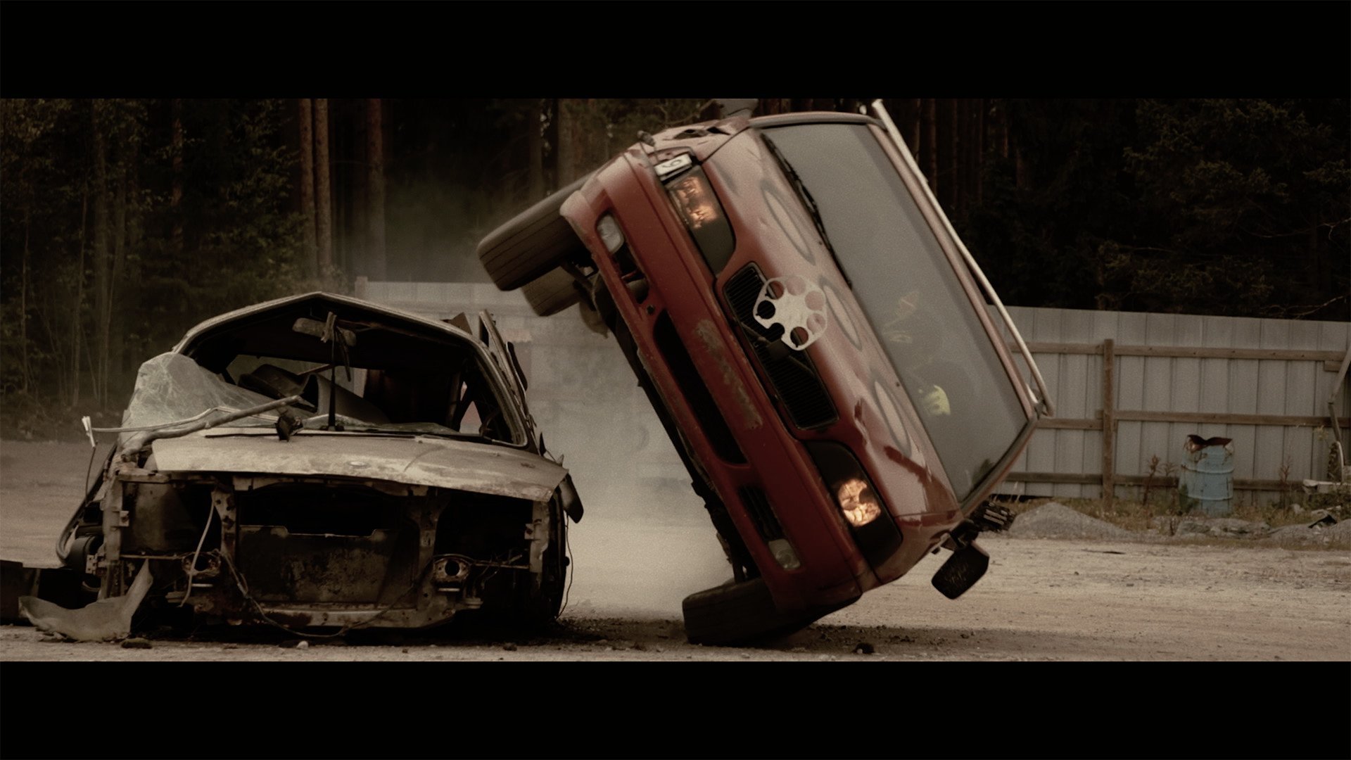 2. Krascha bilen som i Mad Max