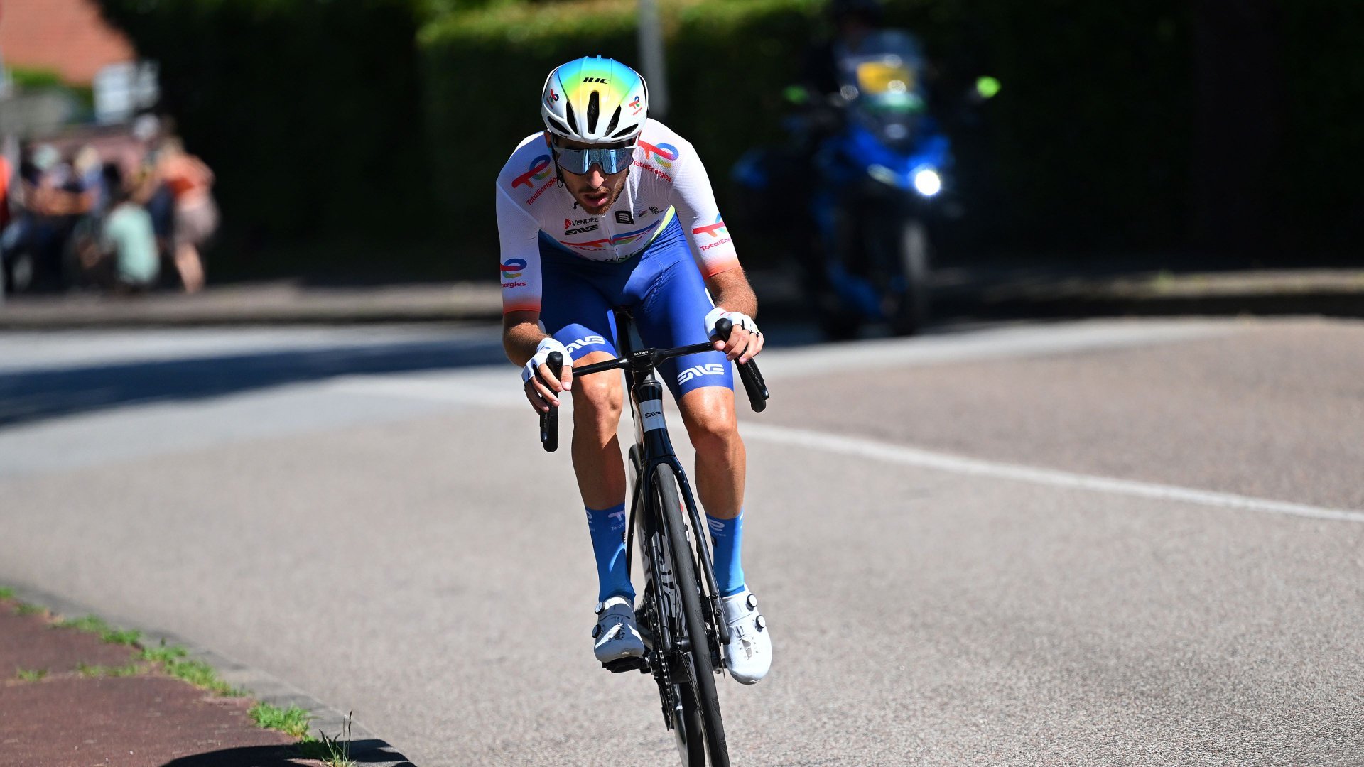 TOUR OF LIMOUSIN