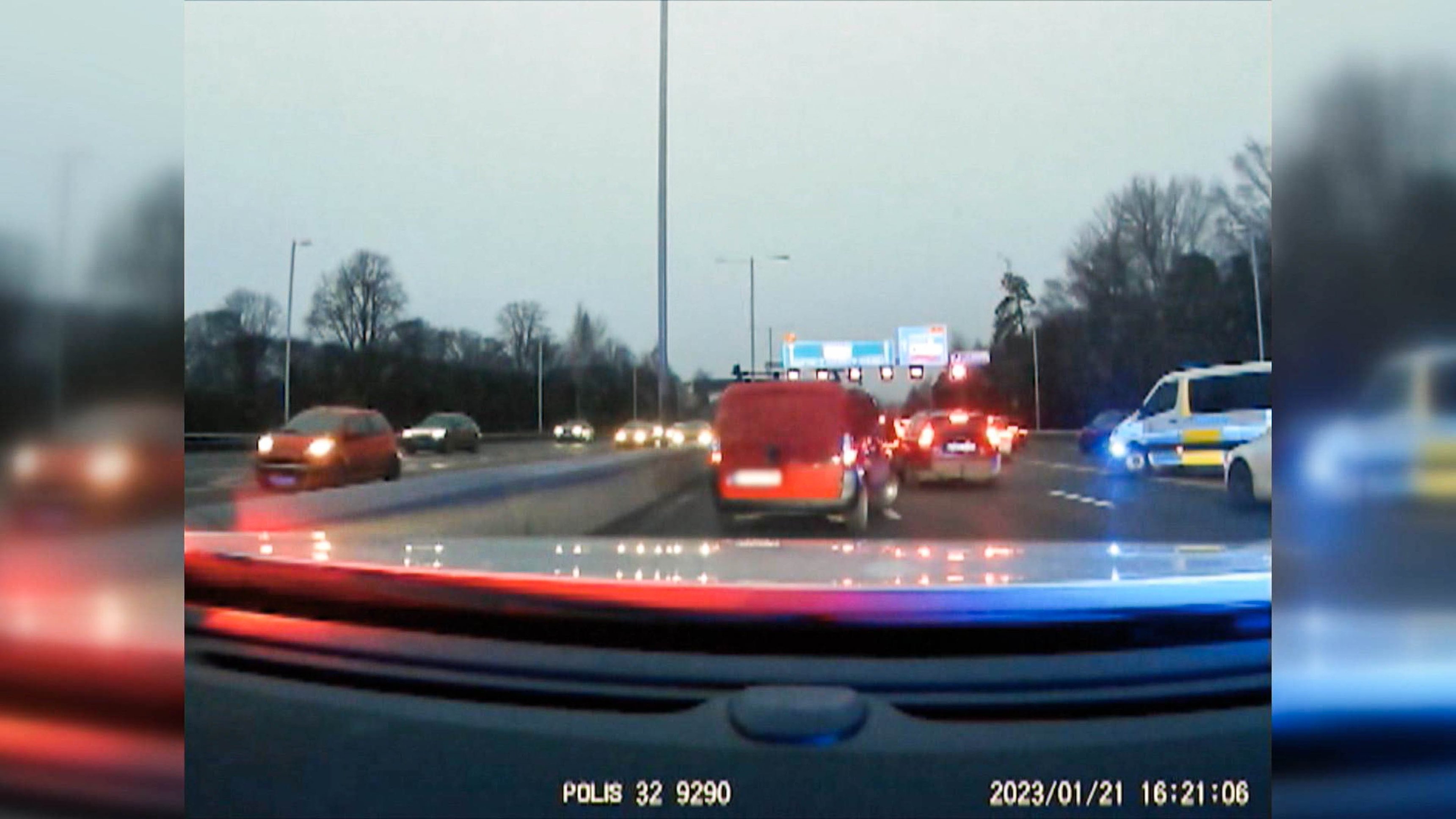 16. Tre maskerade män