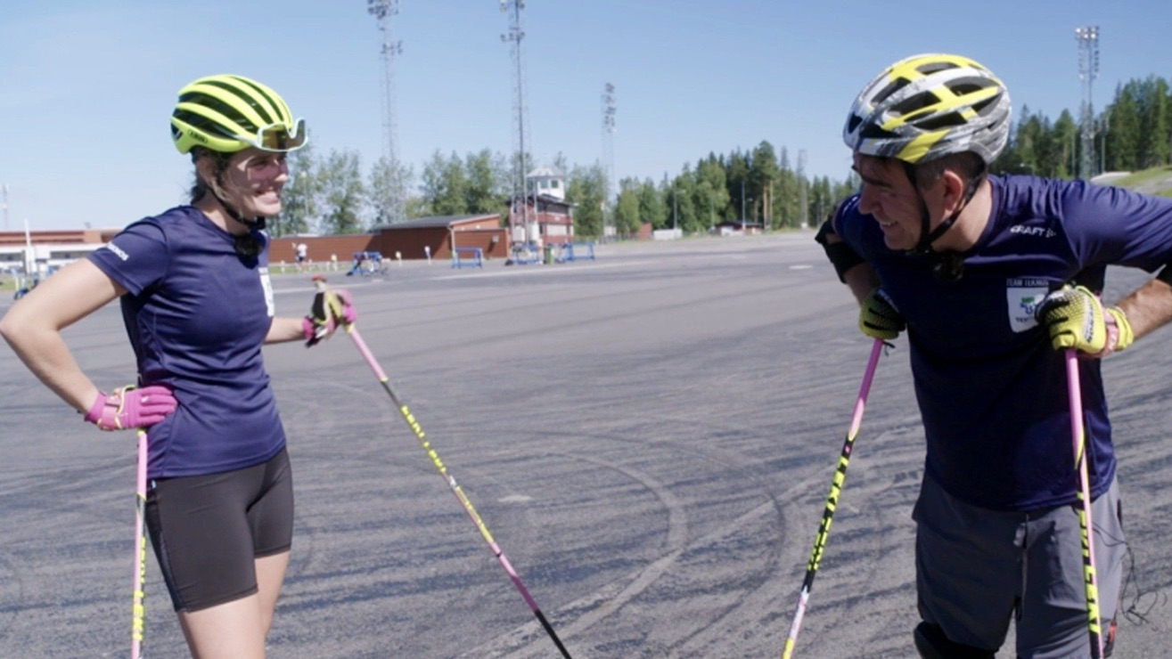 4. Patrick tar hjälp av Elvira Öberg