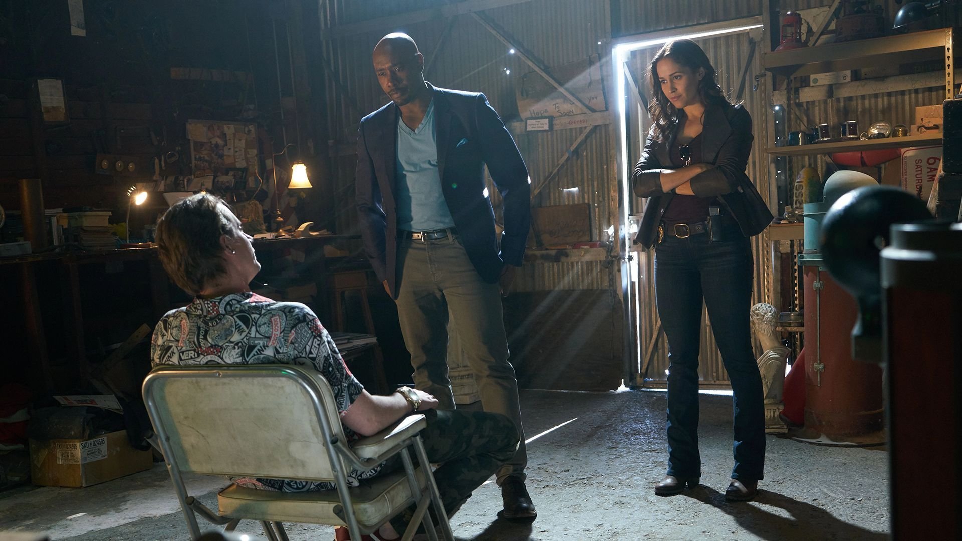 22. Säsongsavslutning - Badges and Bombshells