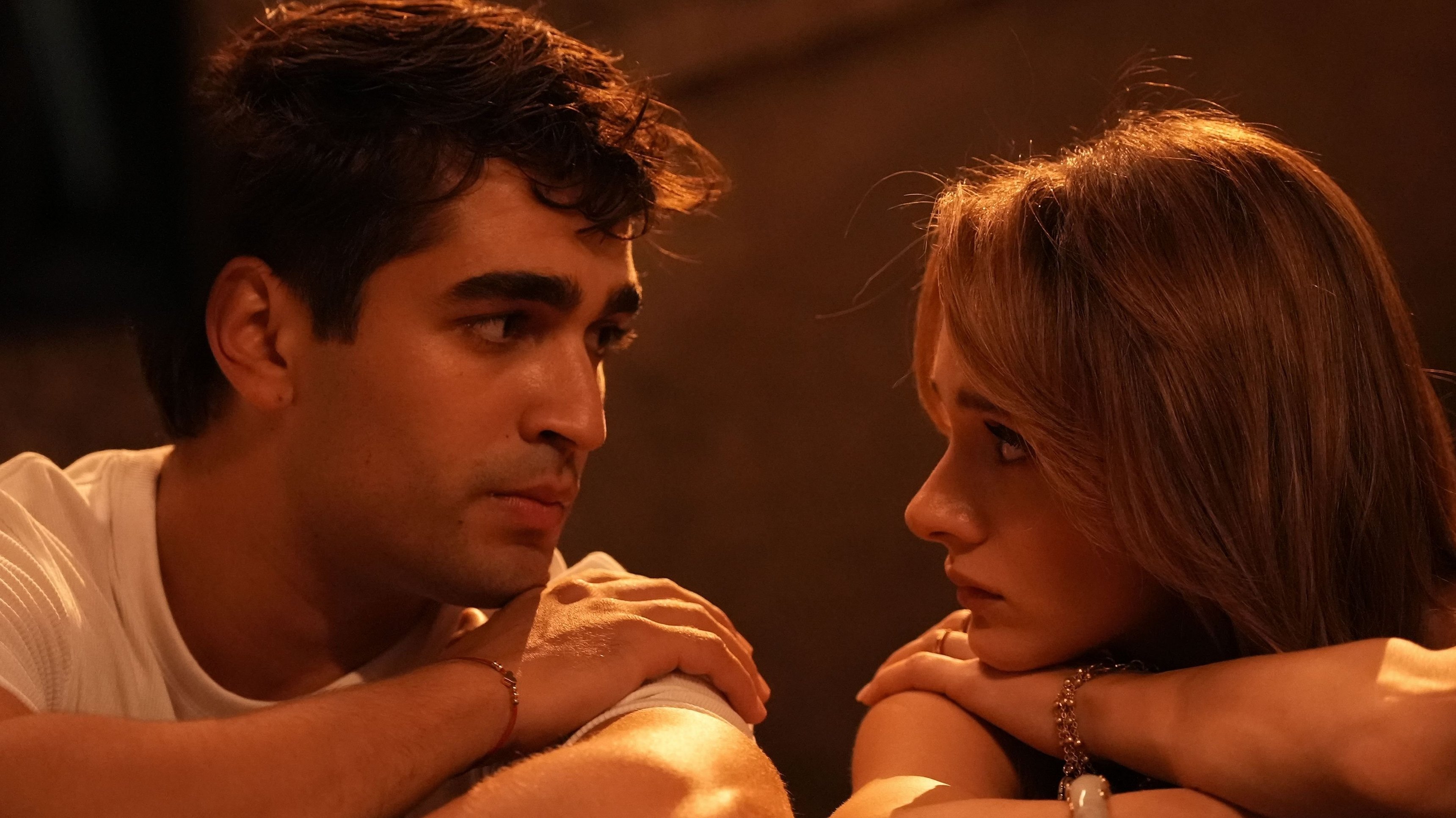 1. Vem är rädd för förrädisk kärlek?