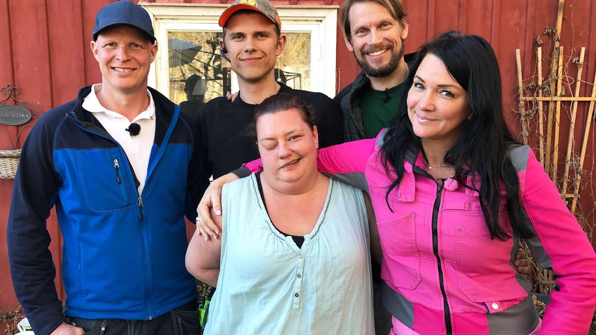 11. Förlamad i halva ansiktet med ständig smärta