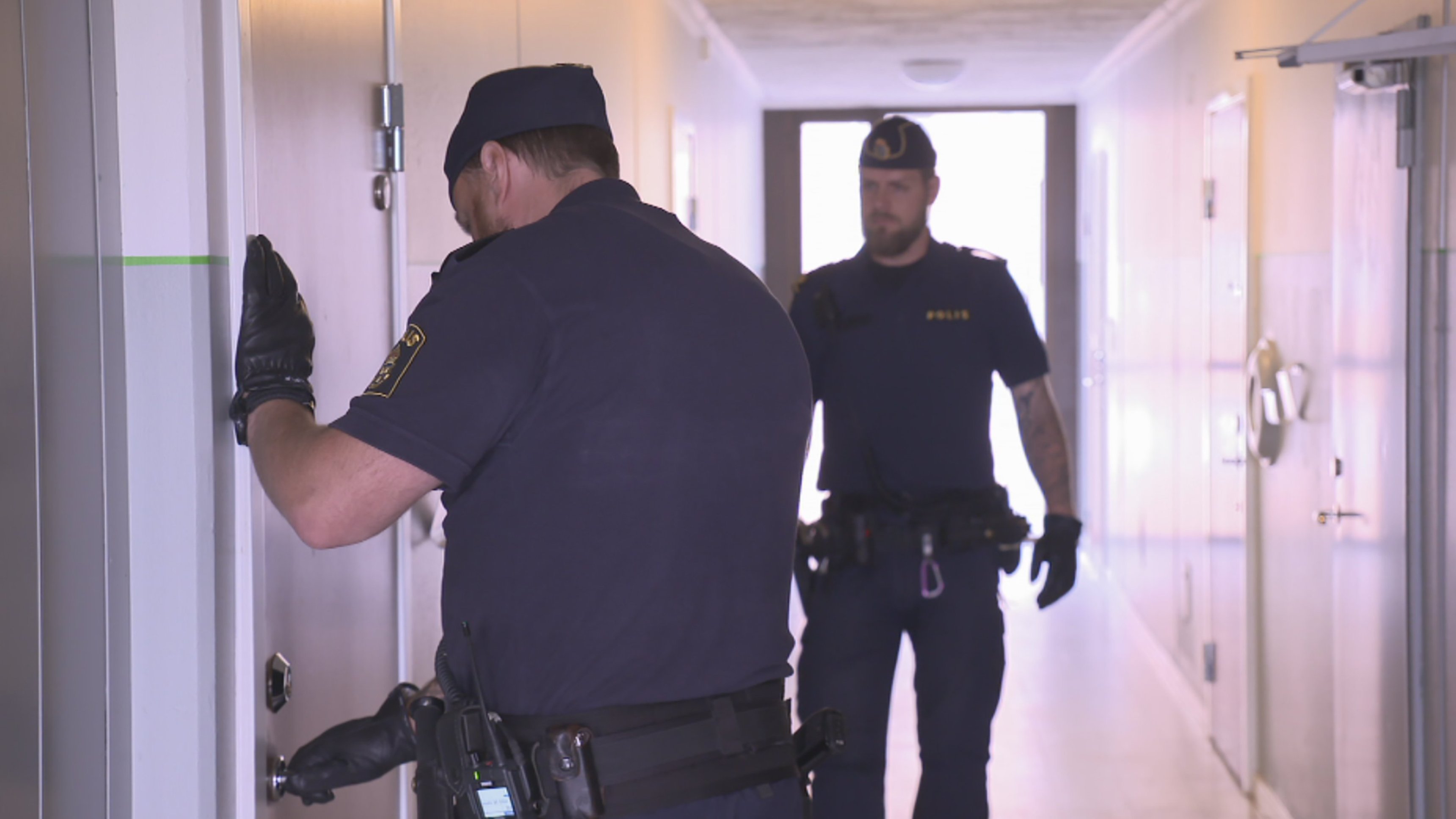 4. Polisen åker på en trafikolycka
