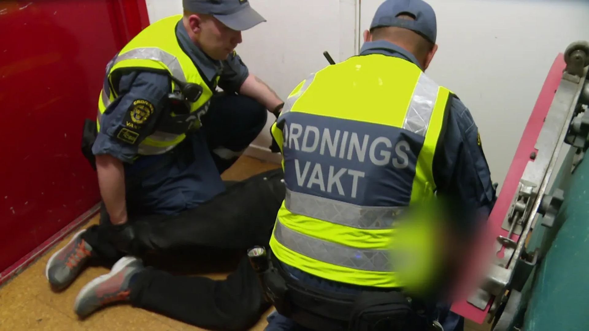 9. Våldsam situation för ordningsvakter