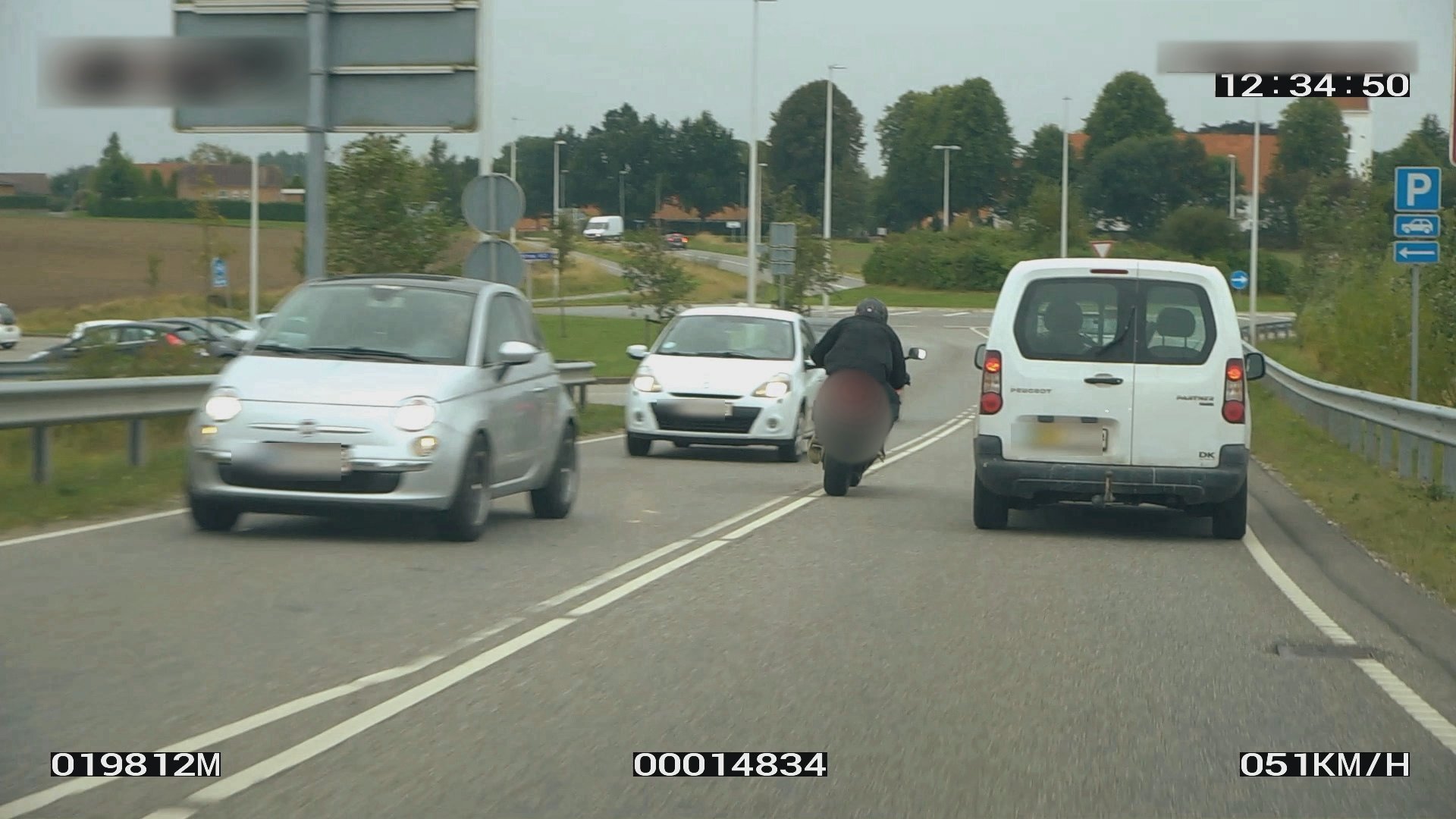 1. Motorcykel med falska skyltar