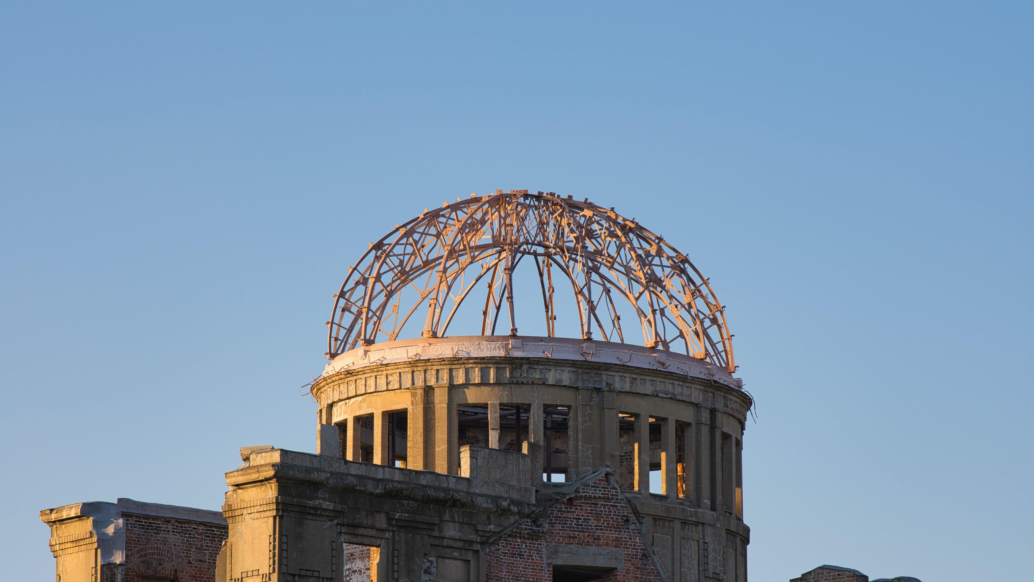 Hiroshima: Bakom kulisserna