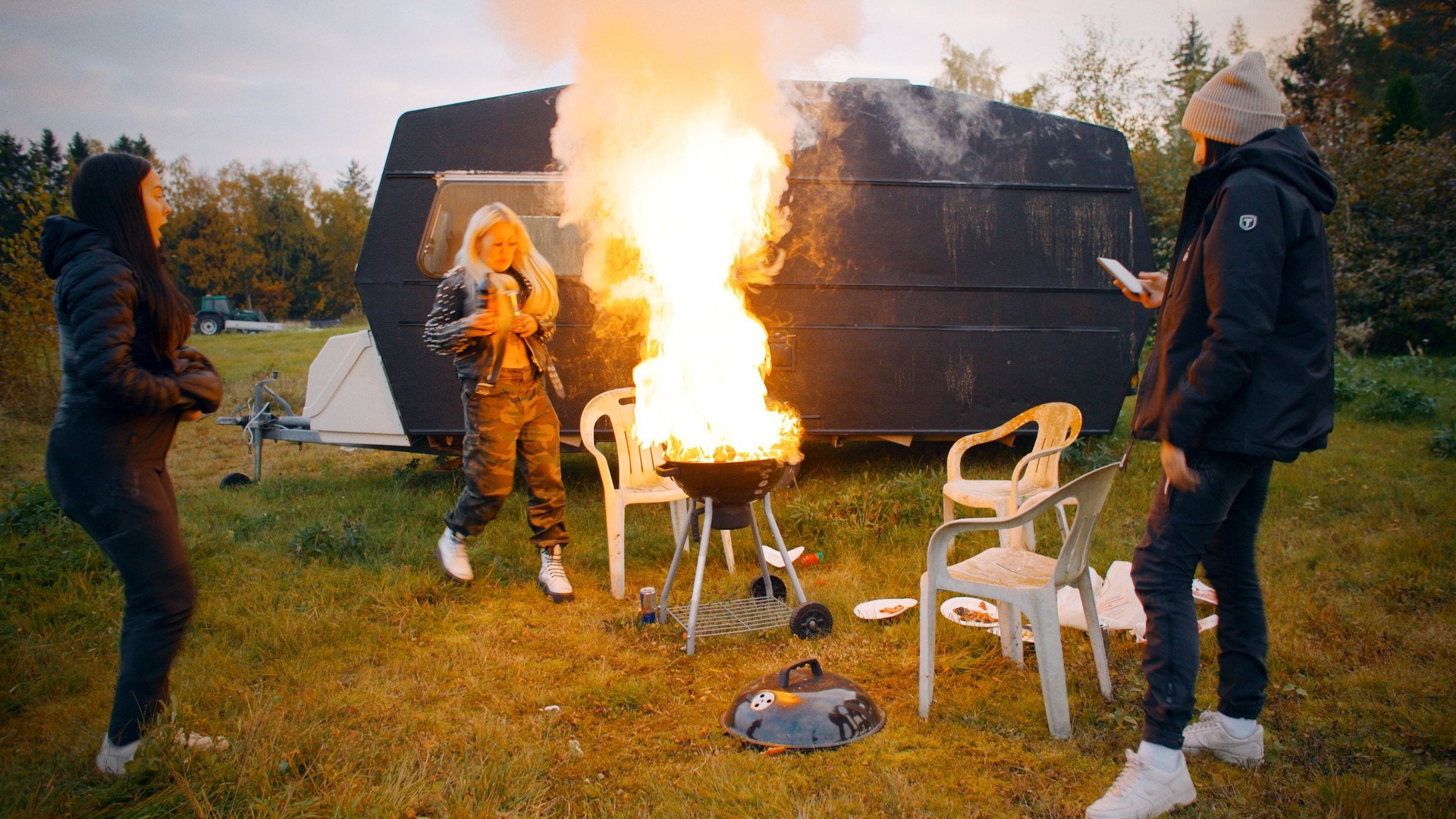 6. Grillkväll och halspiercing