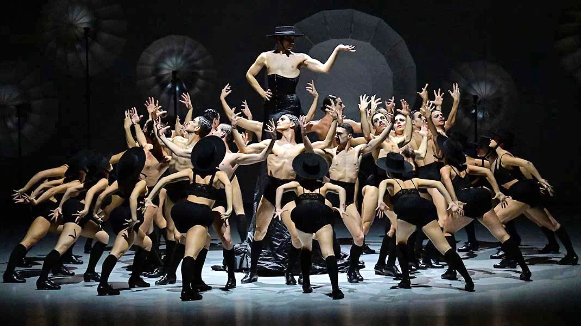 Afanador: dansföreställning av Marcos Morau