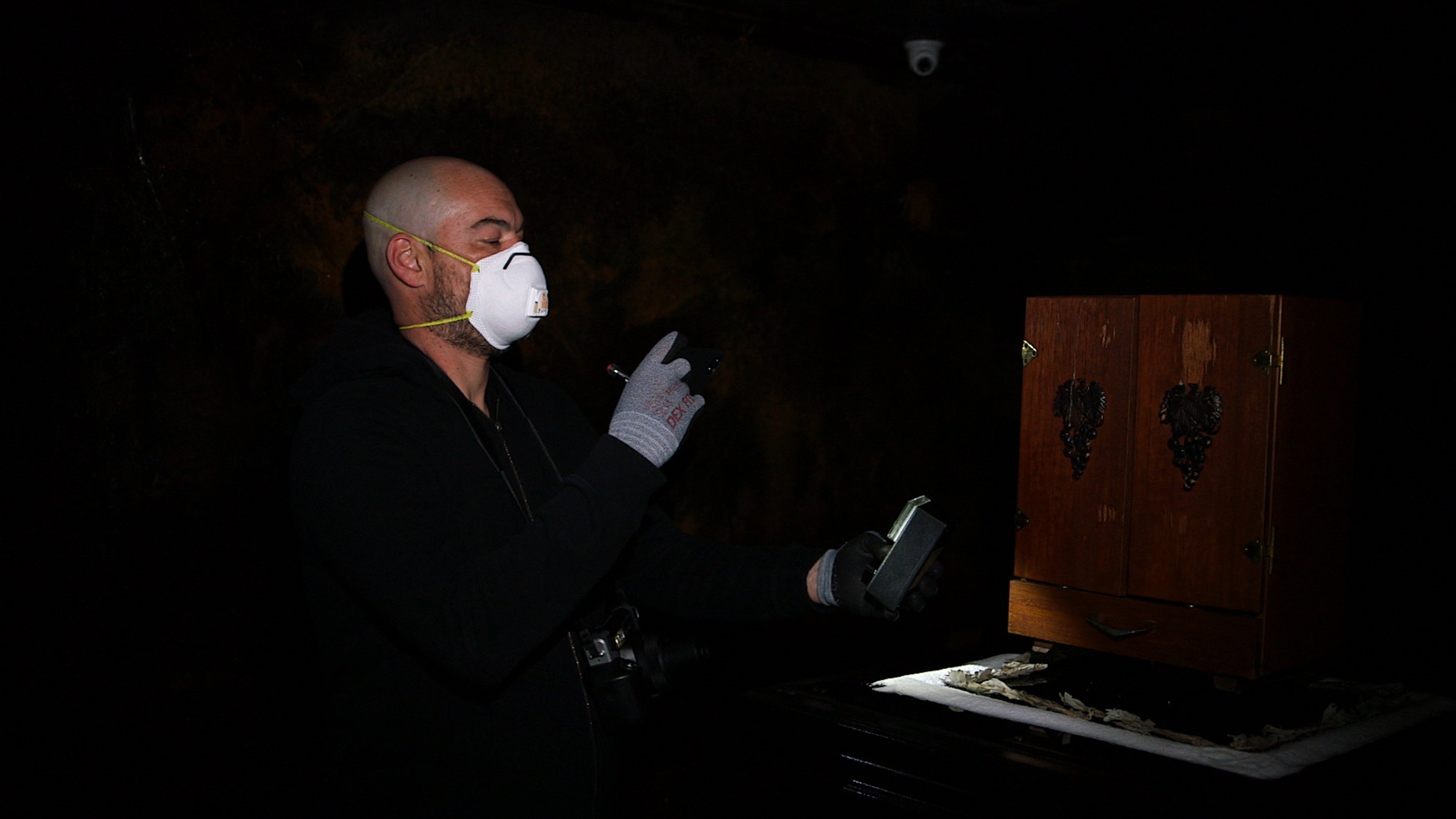 4. Dybbuk Box: The Opening