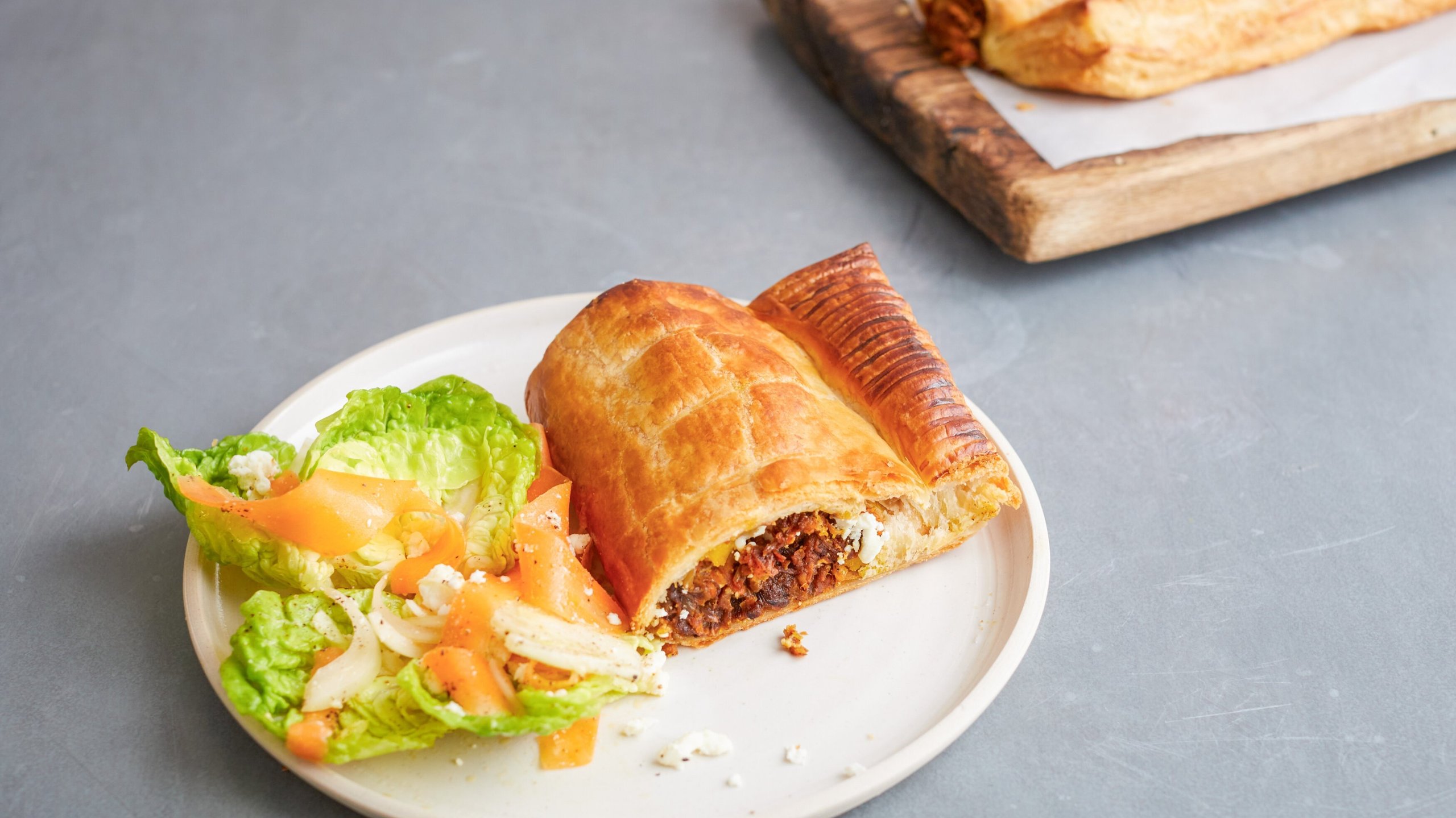 2. Knapriga fläsknudlar och köttbullekebab