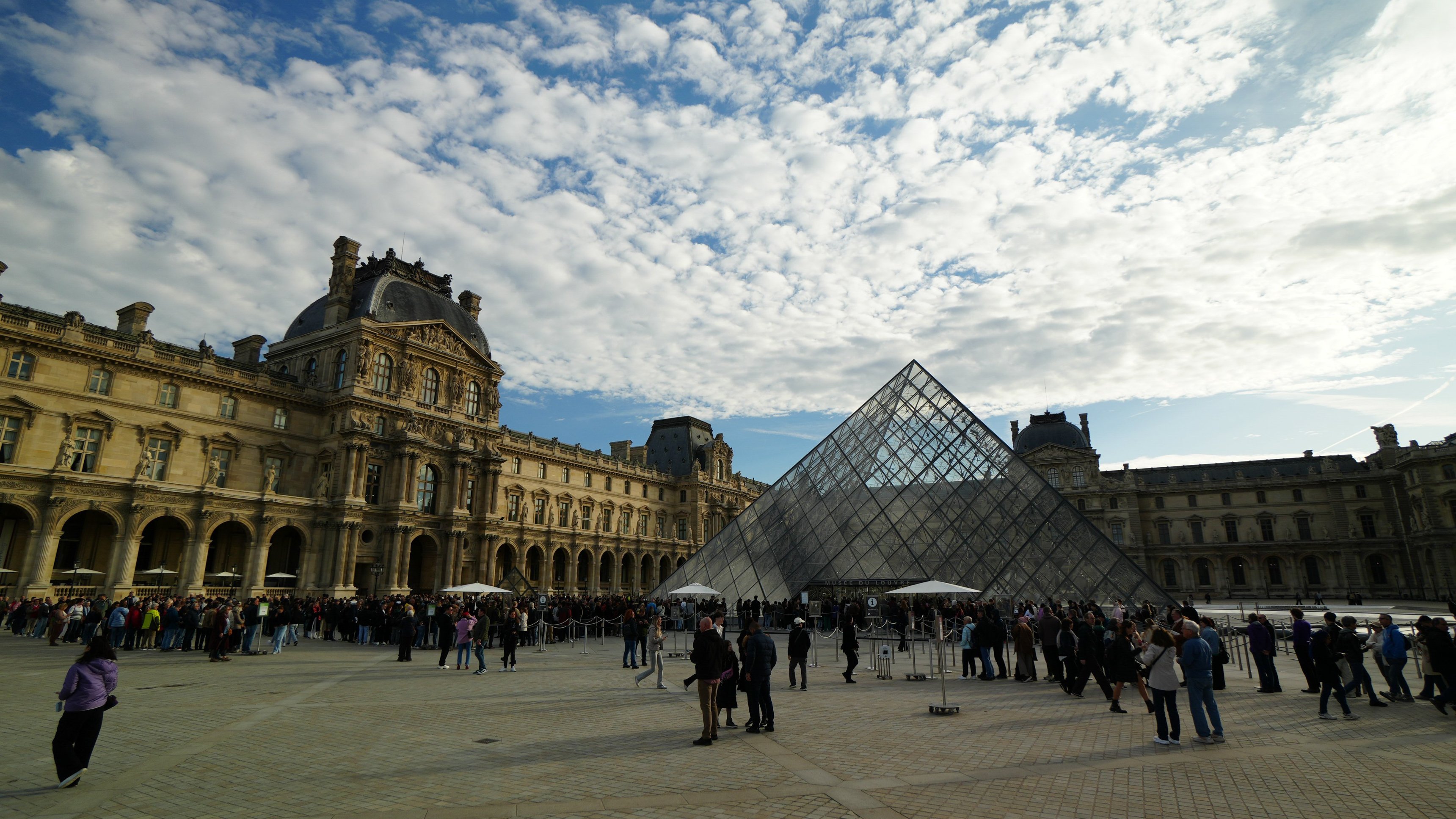 The Louvre Heist Minute By Minute