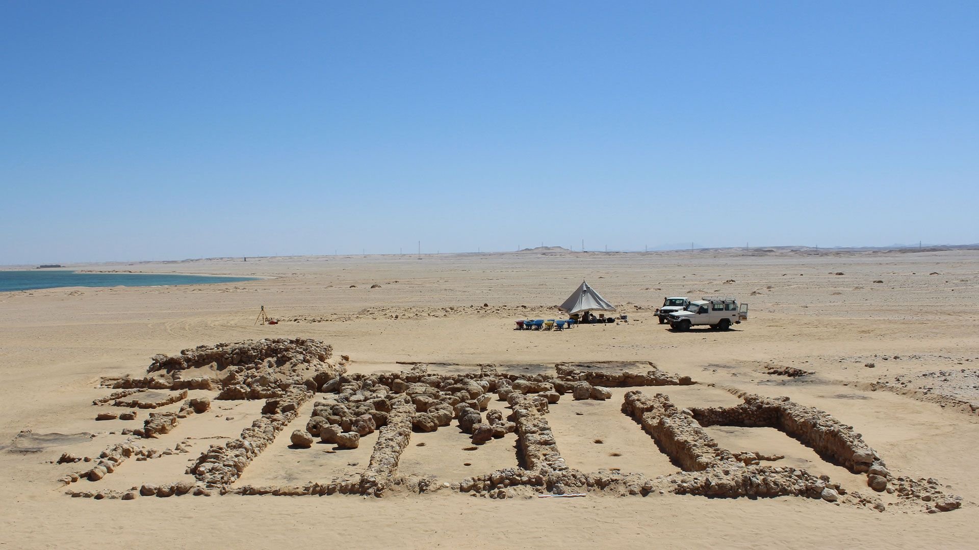 4. Eye of the Sahara and Camel Sculptures