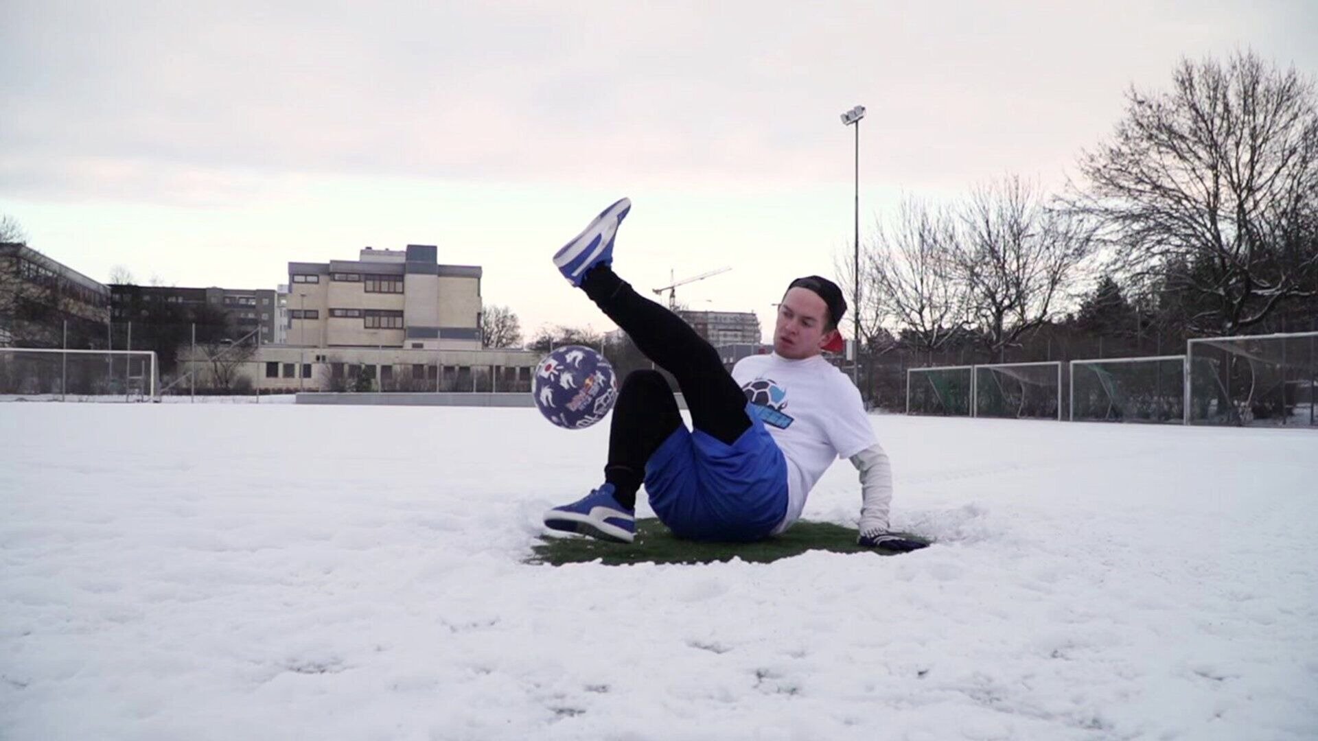16. Bolltrix sittandes