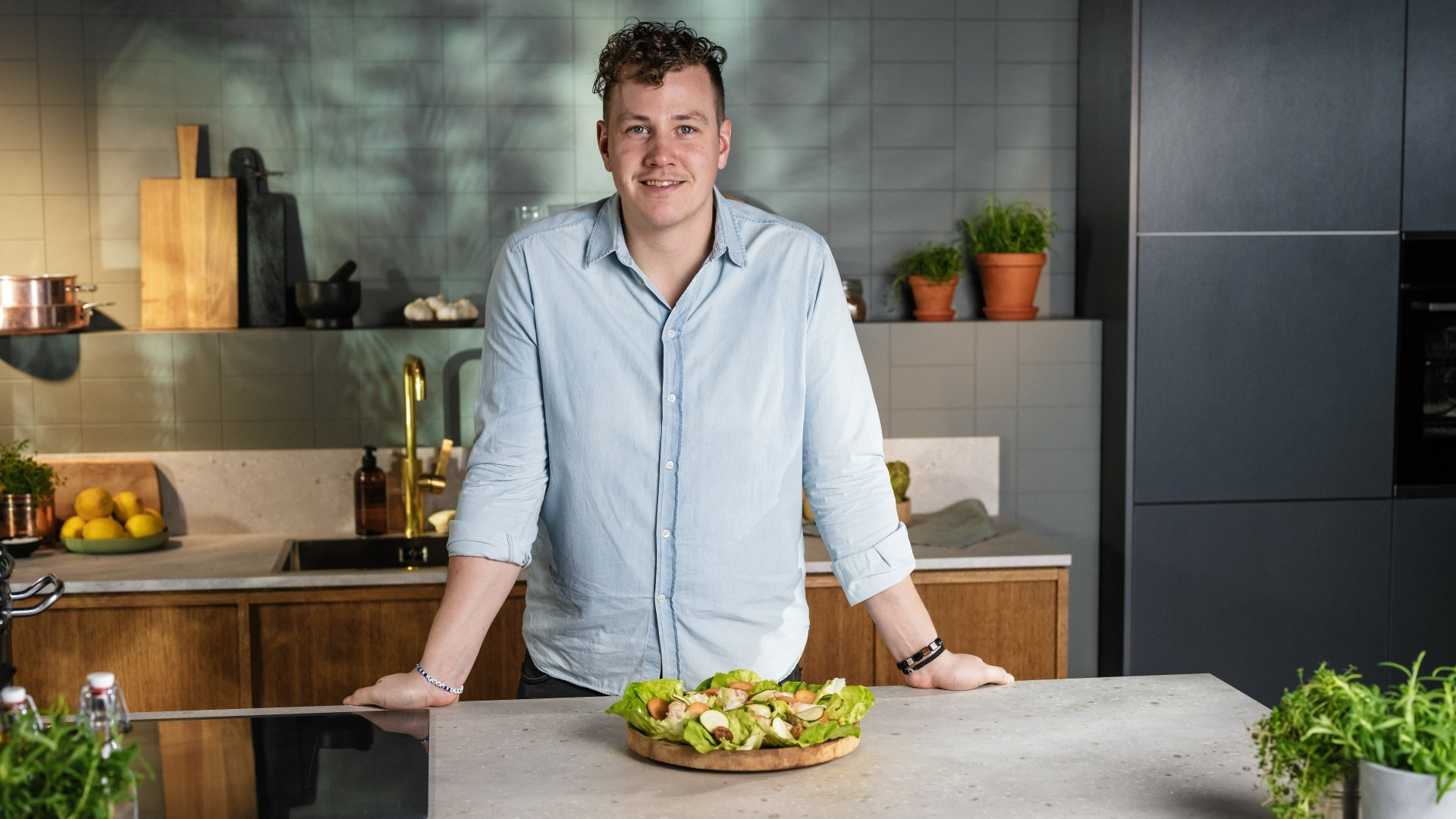 2. Sallad på kokta havskräftor