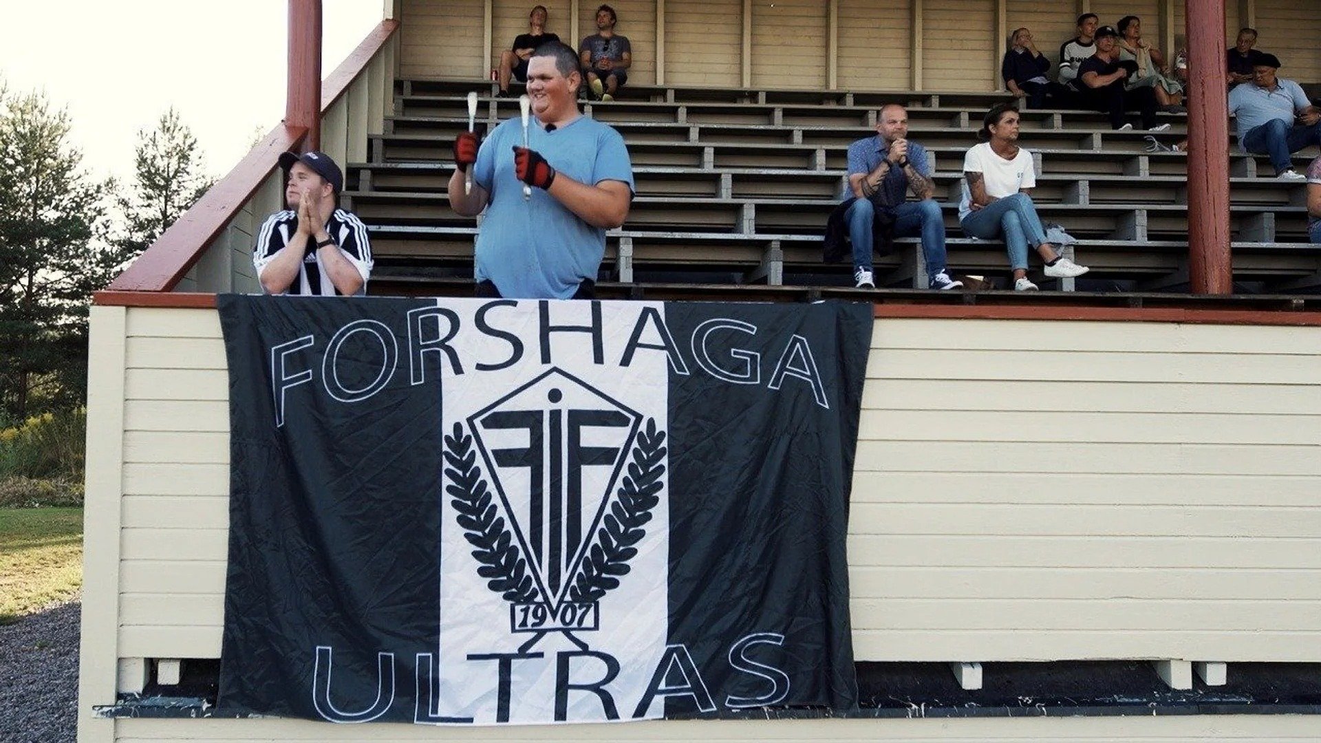 8. Forshaga Ultras - En film om vänskap