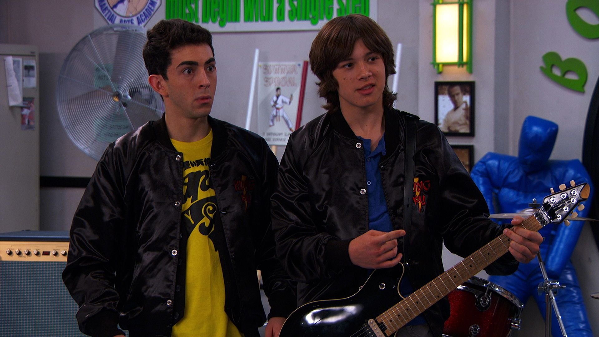 8. Blixtar och vakter