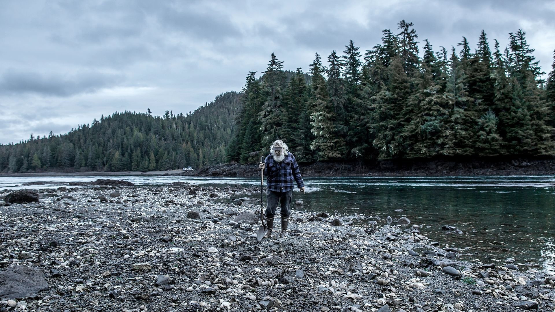 1. Mellan vatten och vargar