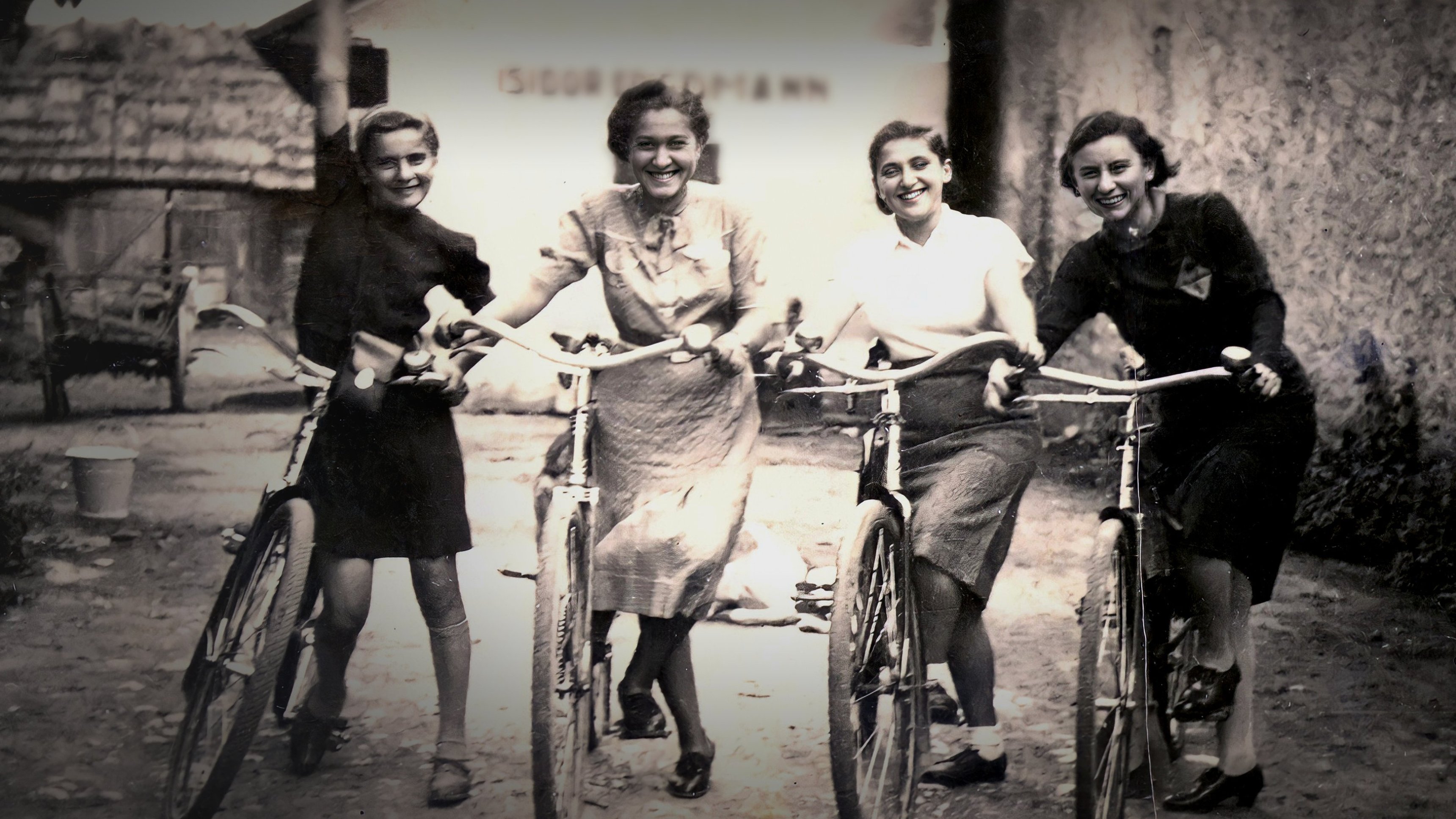 Världens historia: 999 judiska flickor