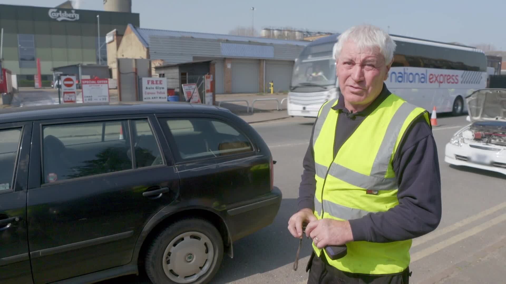 1. Car Pound Cops S03 E001