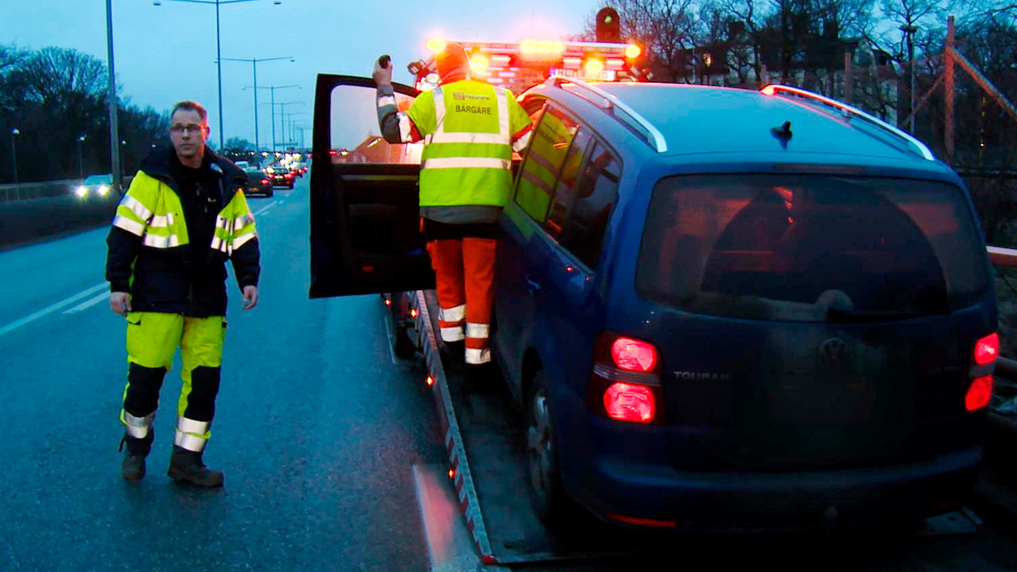 6. Bil i fara på Essingeleden