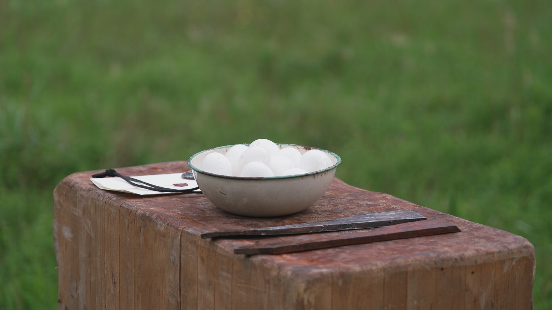 24. Konfliktfyllt på gården