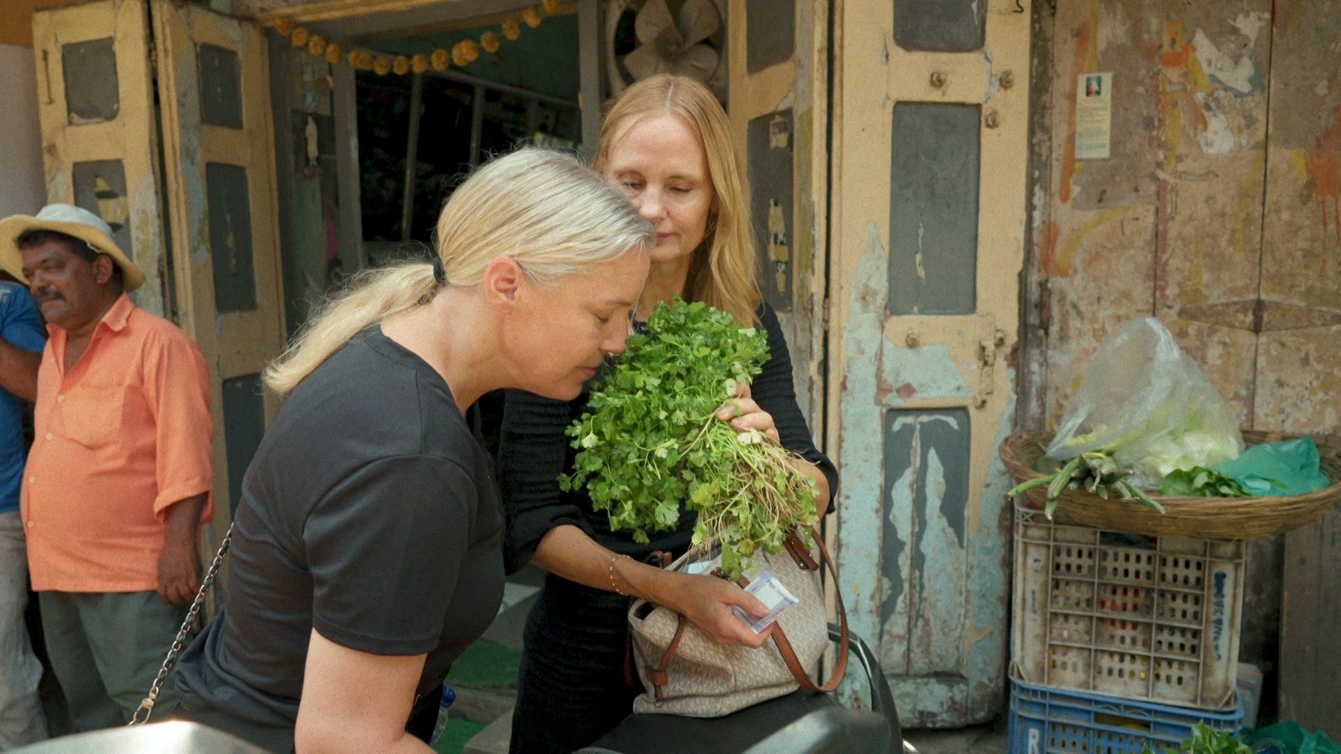 1. Indien med Malin Mendel och Carina Bergfeldt