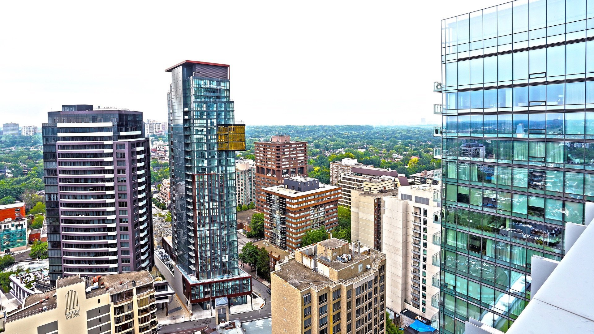 6. Luxe Apartment Toronto