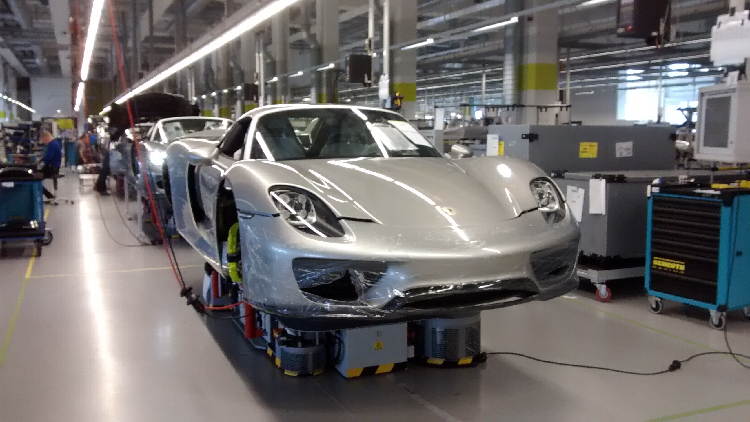 15. Porsche 918 Spyder