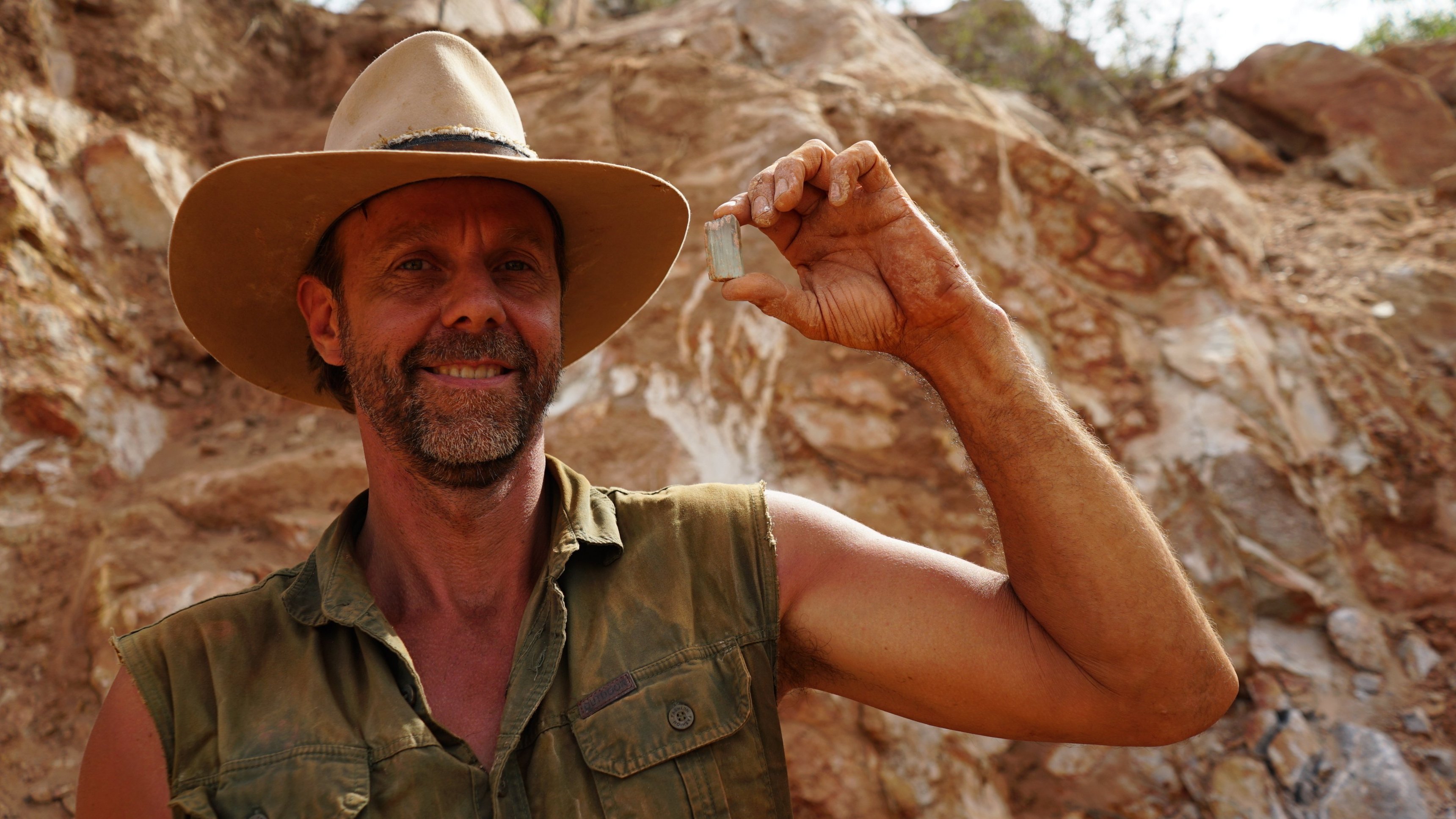 3. Diggers, Dingoes & Debt