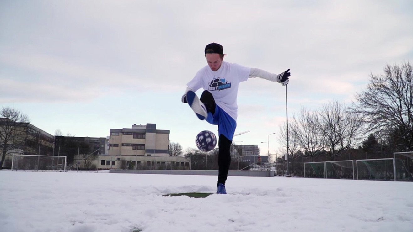 14. Bolltrix med fötterna