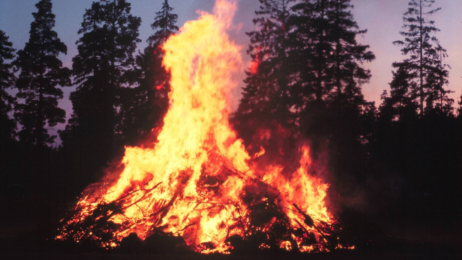 Varför firar vi valborg?