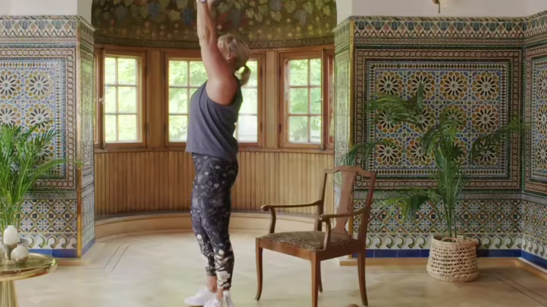 15. Överkroppspass med flaskor