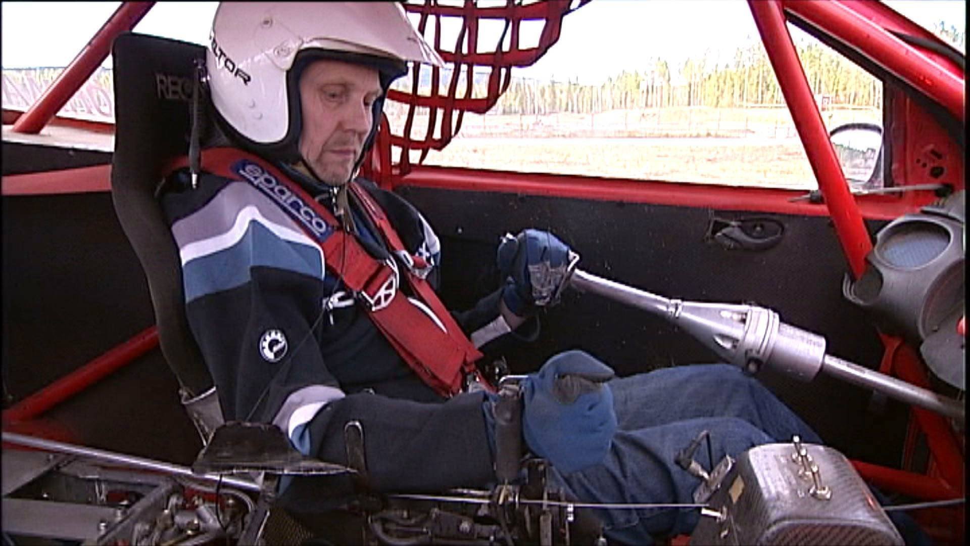 7. Rallycrosstjärnan som styr med vev