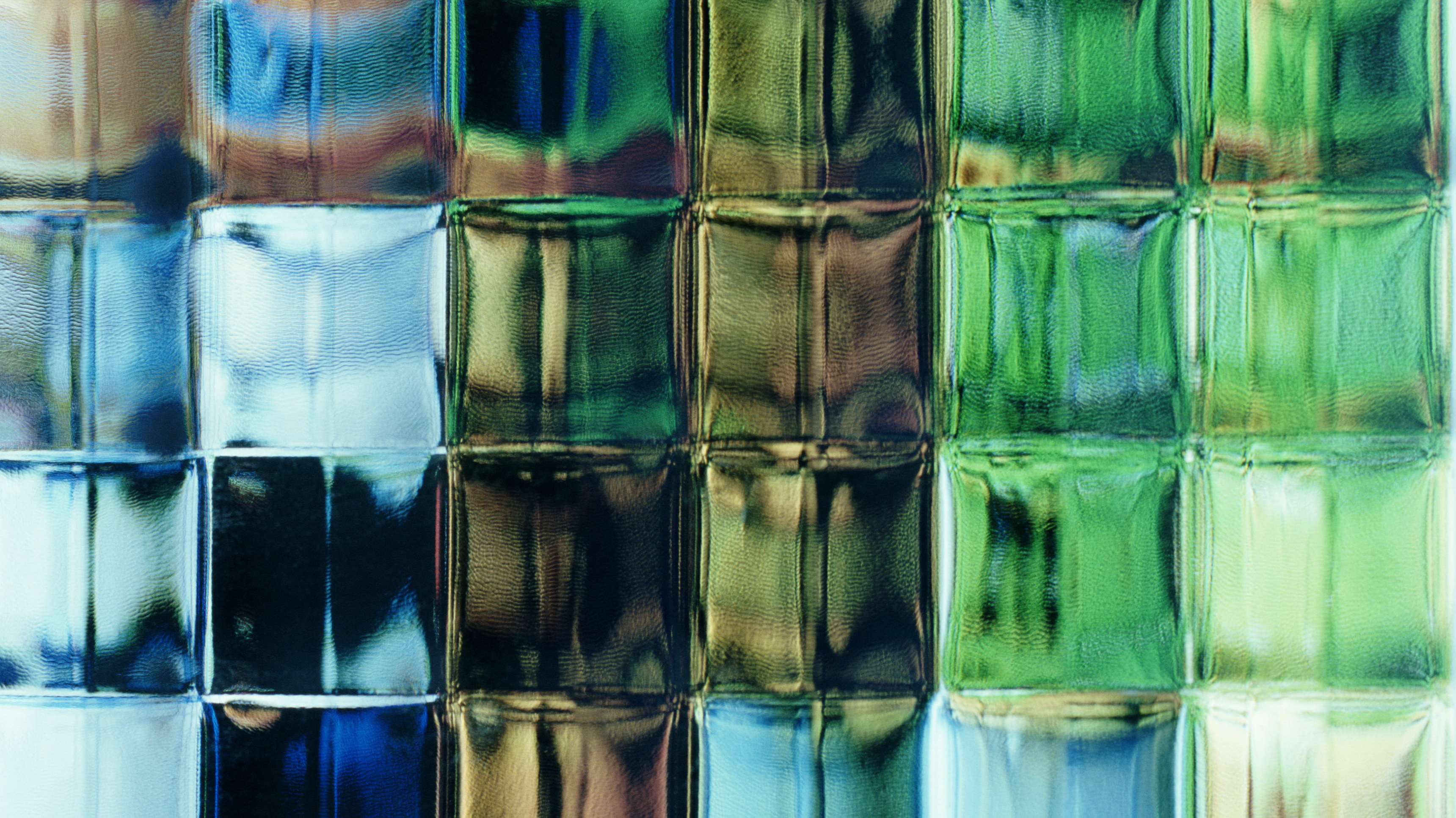 1. Patterned Glass Panels/Road Cases/Stop-Frame Animation