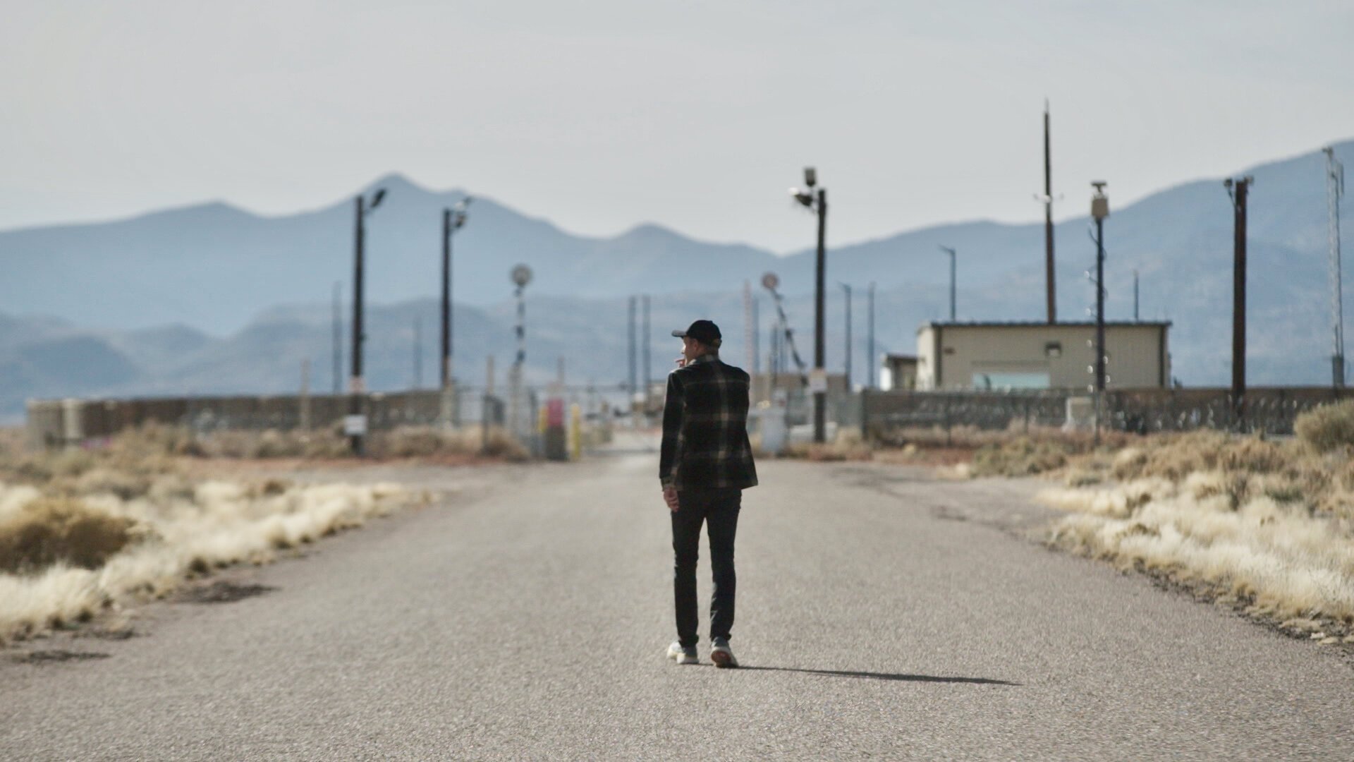 2. Mörkläggning och kraschade rymdskepp