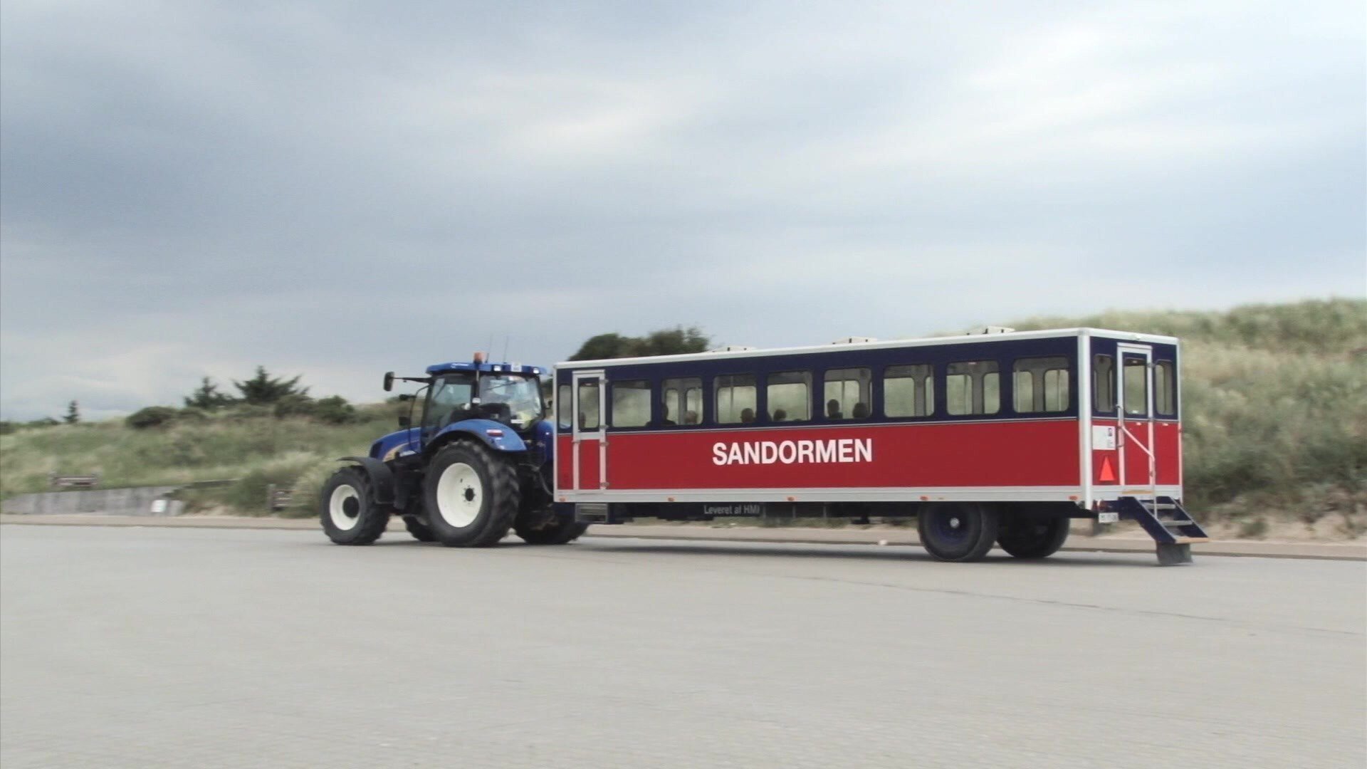 32. Traktor med långt släp