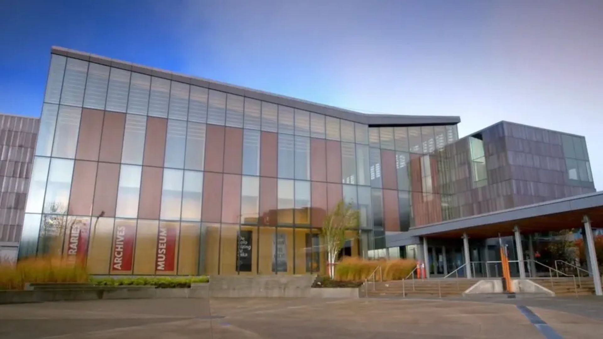 6. Benny's Banner And More