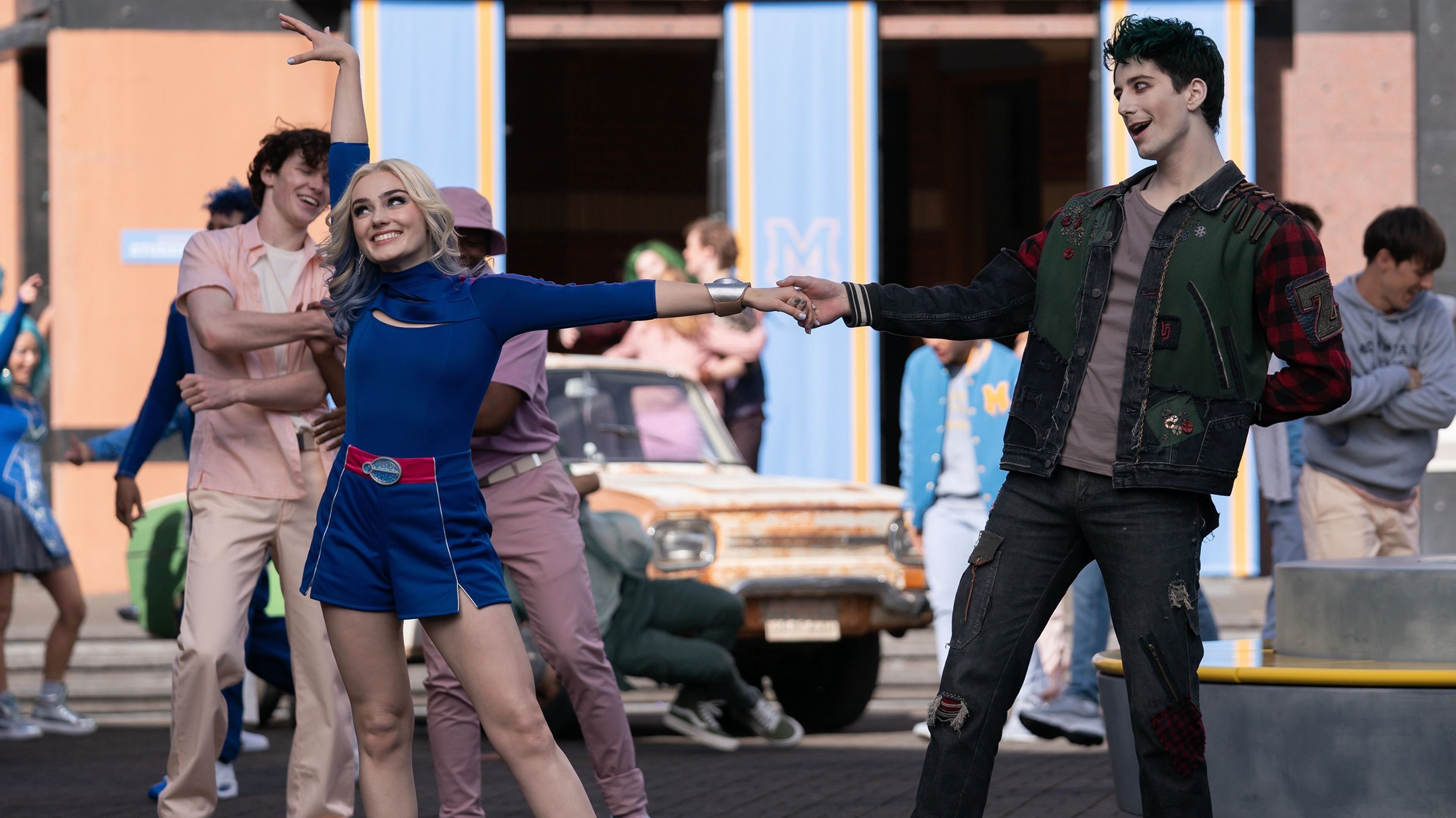 ZOMBIES 4: Dawn of the Vampires Sing-Along