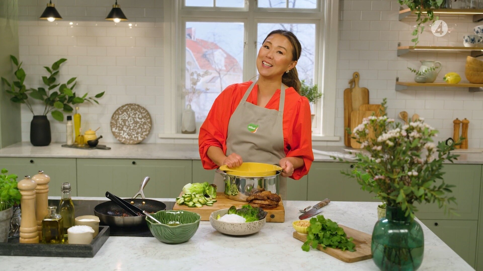 86. Vietnamesisk nudelbowl med lime-och ingefärsfläsk