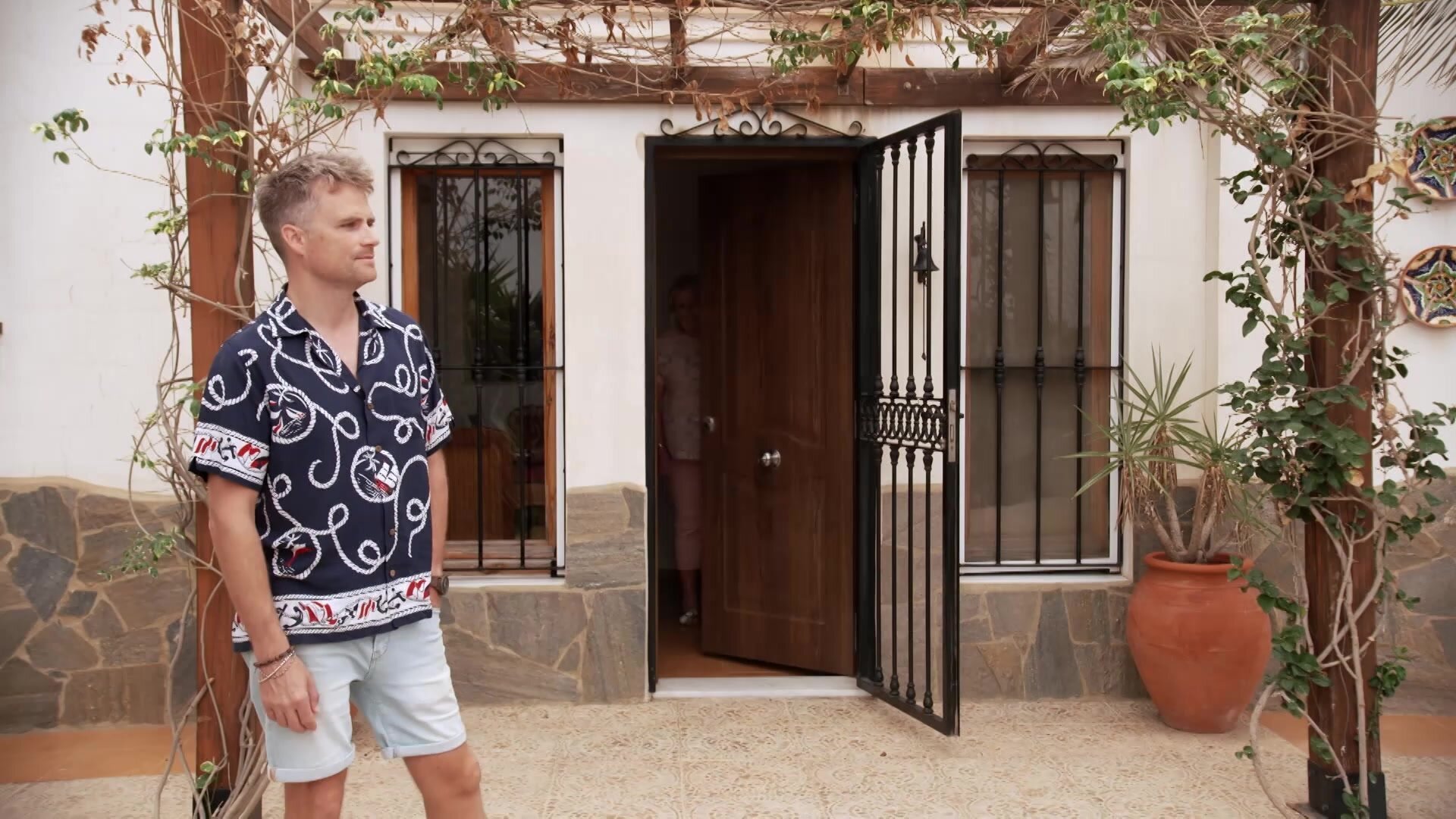 65. A Place in the Sun S16 E065